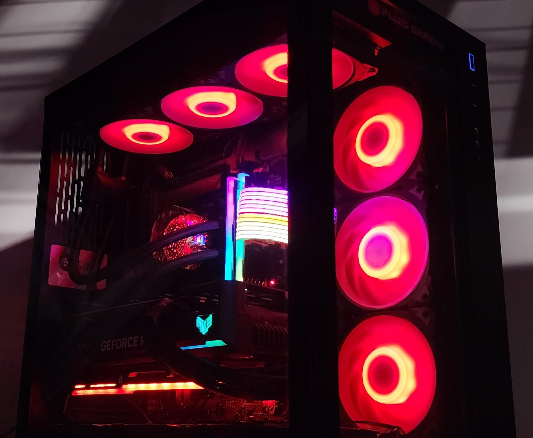 Gaming PC Ryzen 7 9700X 32GB RAM 1TB SSD RTX 4070 Ti SUPER 16GB Win11 Computer