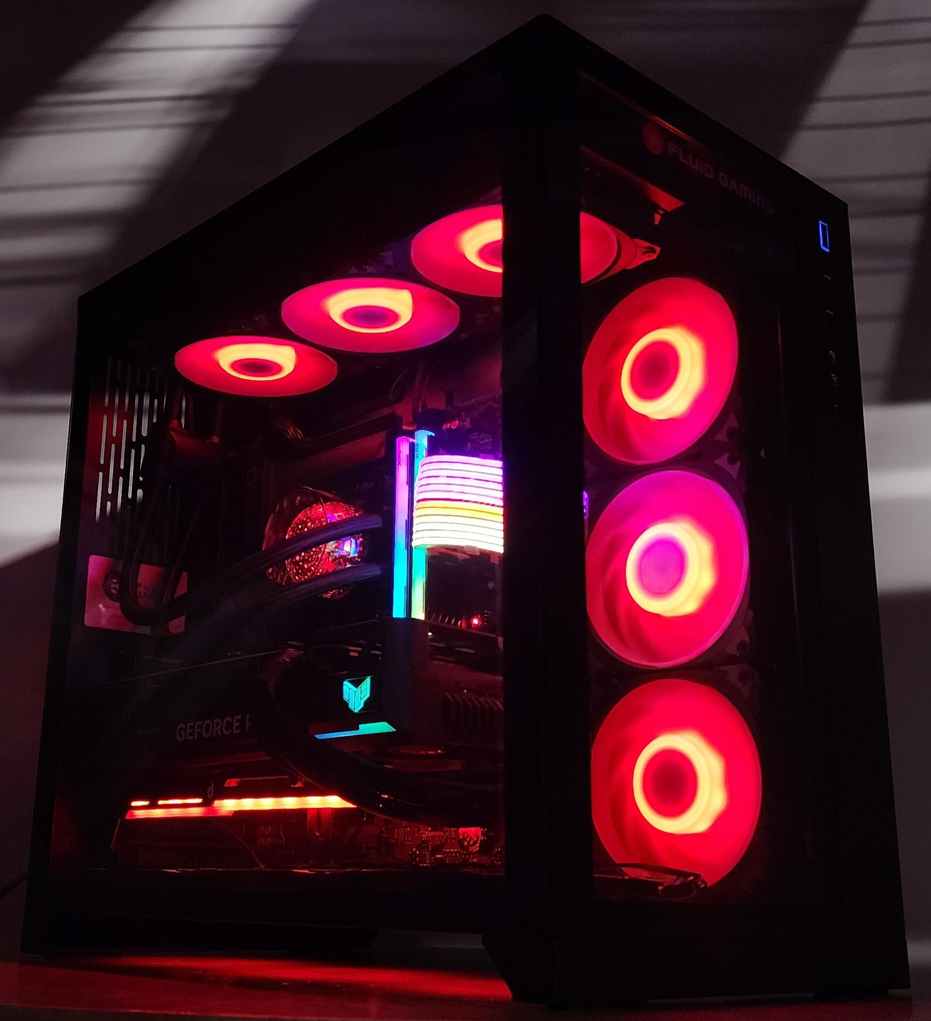 Gaming PC Ryzen 7 9700X 32GB RAM 1TB SSD RTX 4070 Ti SUPER 16GB