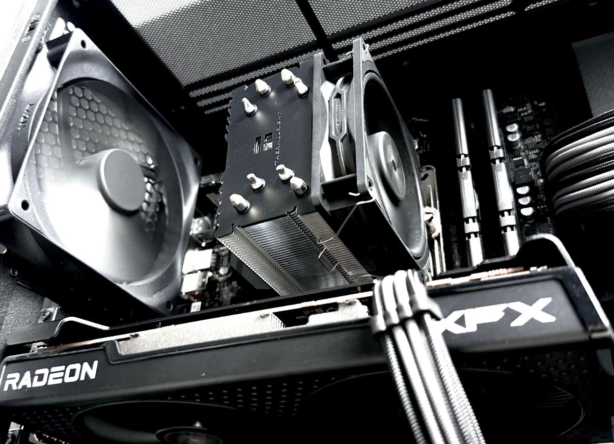 Blackout Gaming/Workstation PC | Ryzen 5600 + RX6600 | 16GB DDR4 | 1TB NVMe