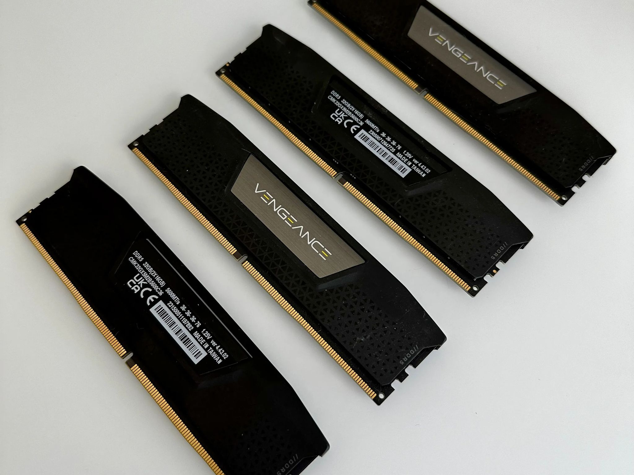 CORSAIR VENGEANCE DDR5 RAM (64GB)