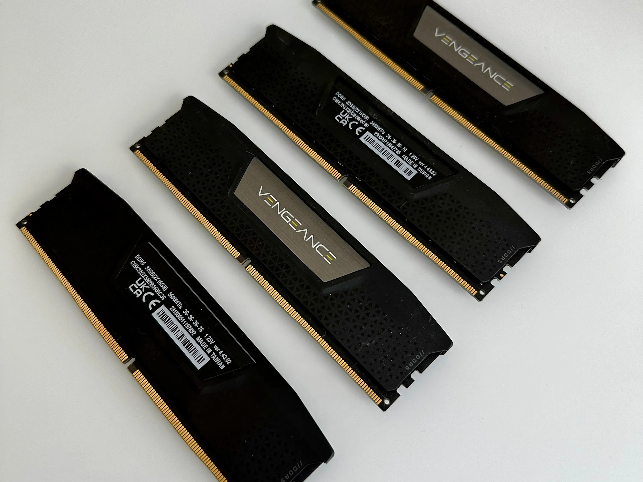 CORSAIR VENGEANCE DDR5 RAM (64GB)