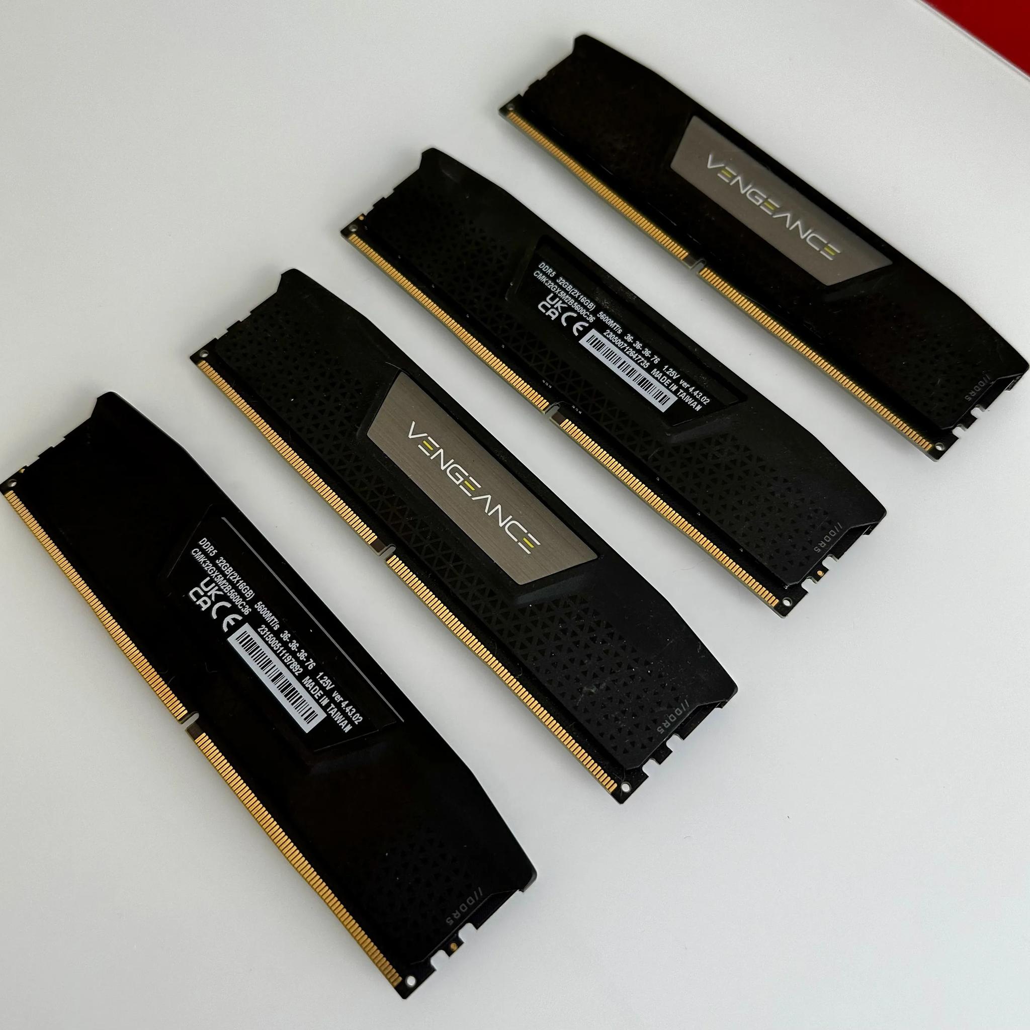 CORSAIR VENGEANCE DDR5 RAM (64GB)