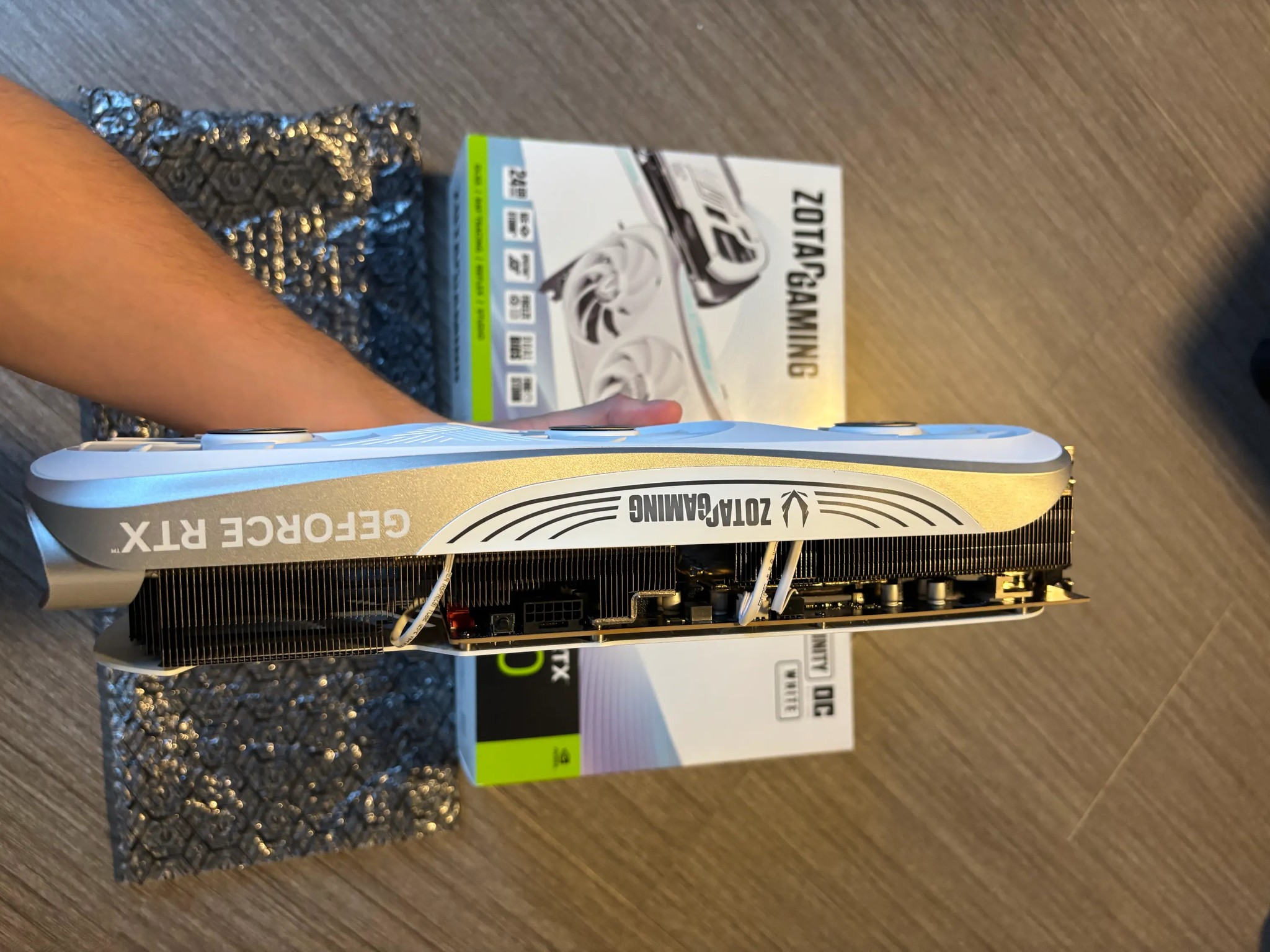 ZOTAC GAMING GeForce RTX 4090 Trinity OC White Edition