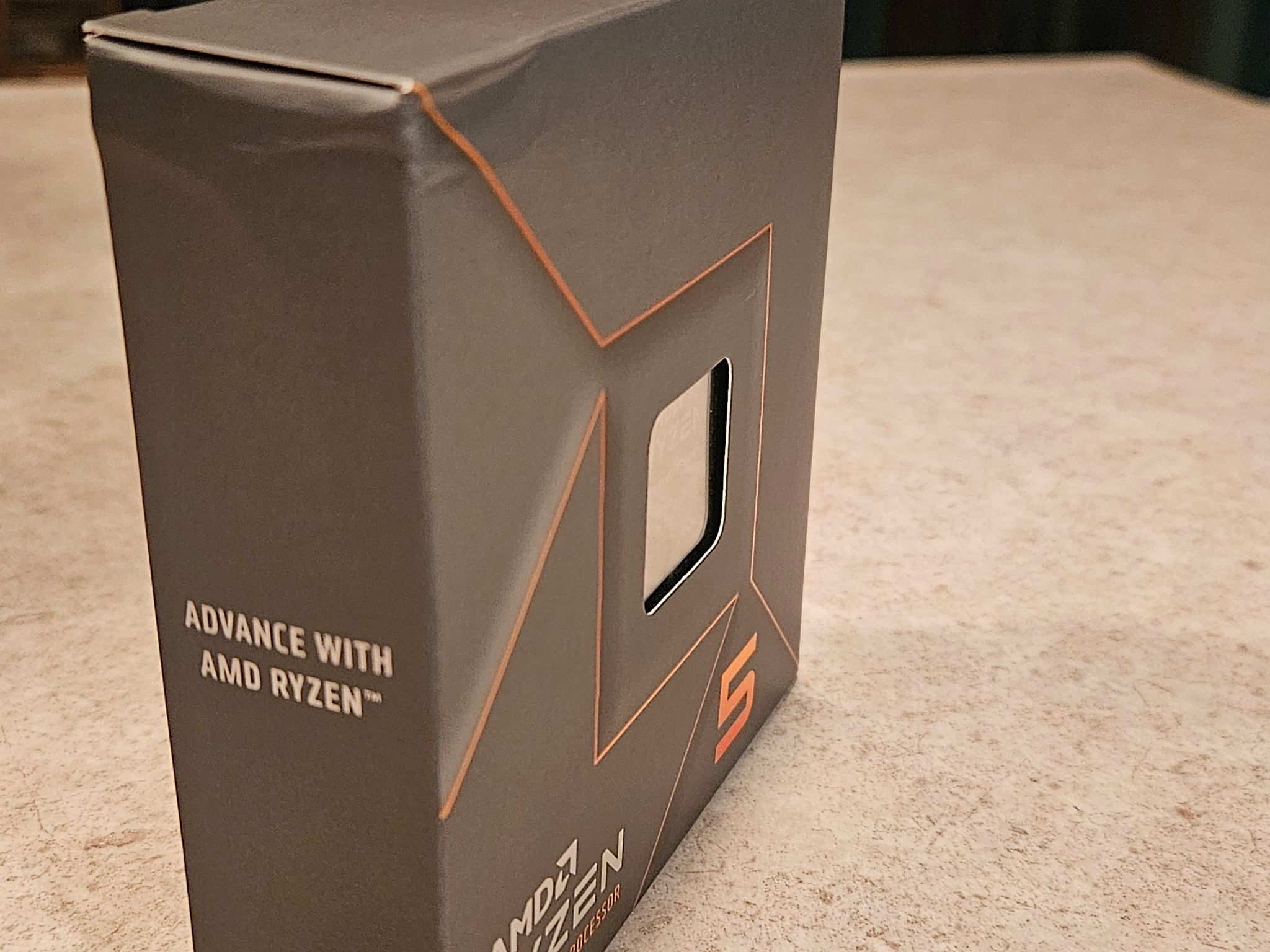 AMD Ryzen 5 7600X