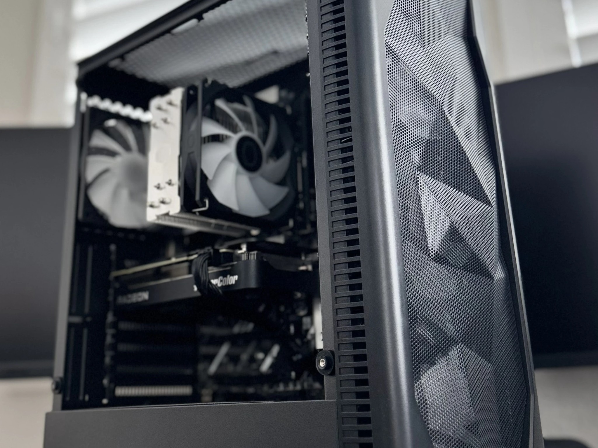 Ryzen 5 7600X + AMD RX 9060 XT + 32 GB DDR5 RAM - 1440p Gaming