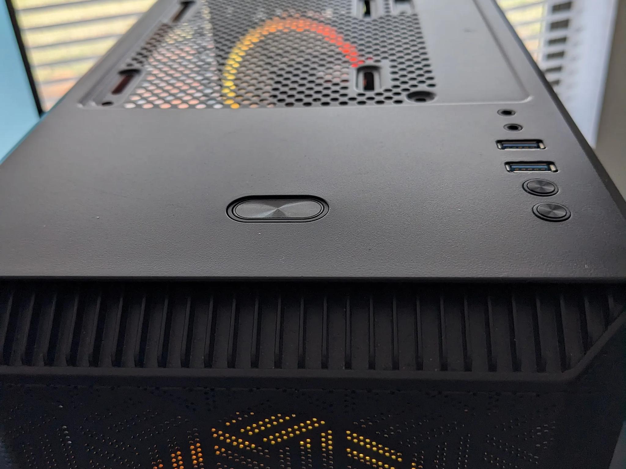 Phanteks, Win11, Ryzen 3100, 32gb ddr4-3200, R9 390 8gb GPU, SSD+HDD, BT+WiFi