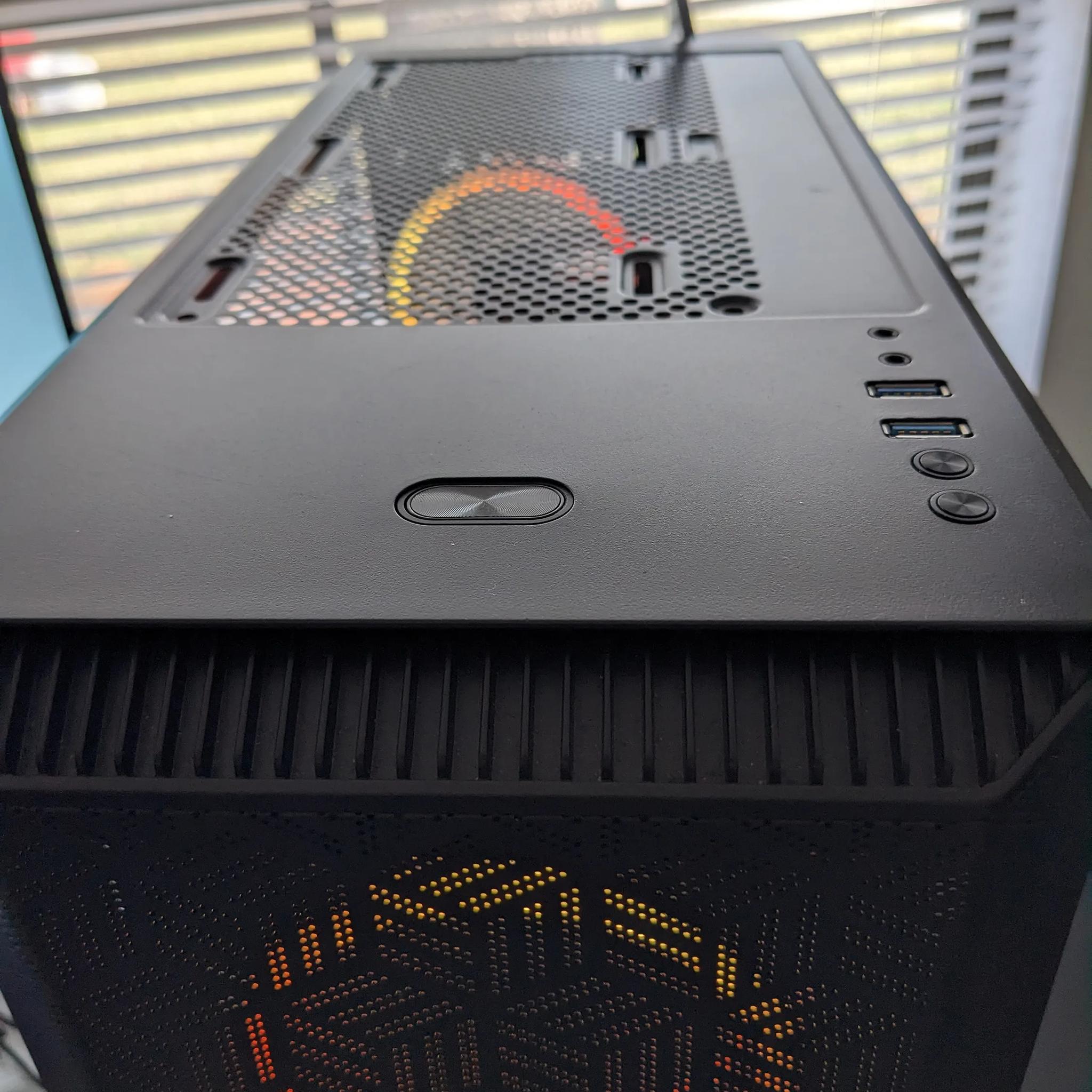 Phanteks, Win11, Ryzen 3100, 32gb ddr4-3200, R9 390 8gb GPU, SSD+HDD, BT+WiFi