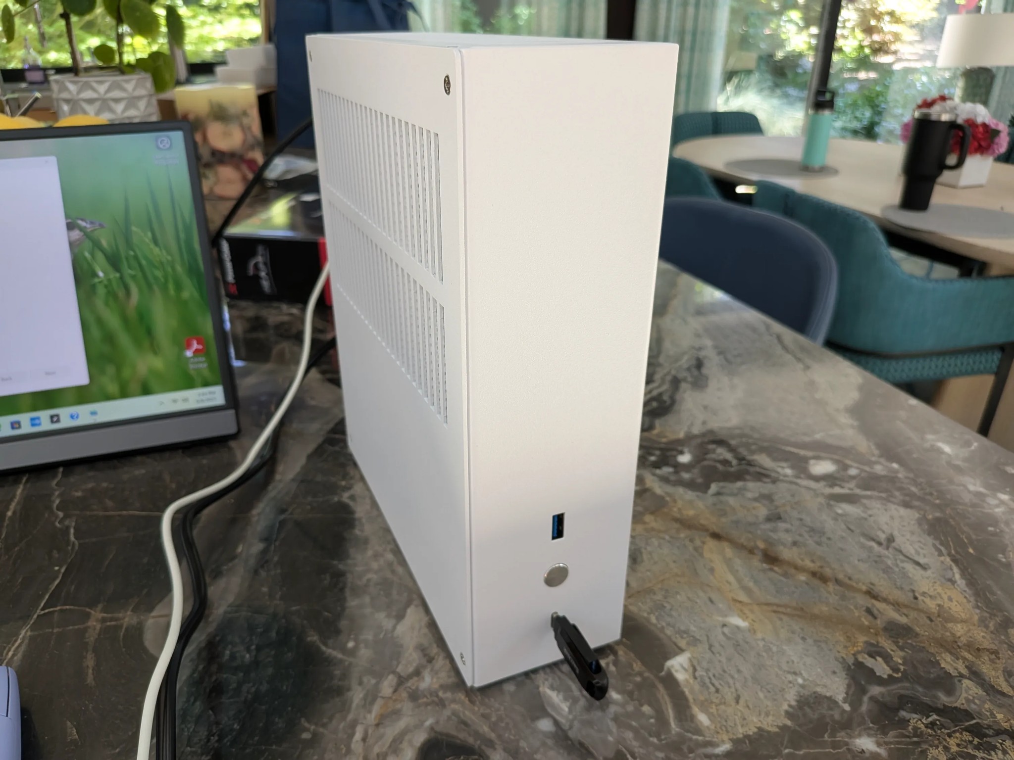 Living Room Gaming PC - Ryzen 5 8600G, 32 GB DDR5, 1 TB SSD
