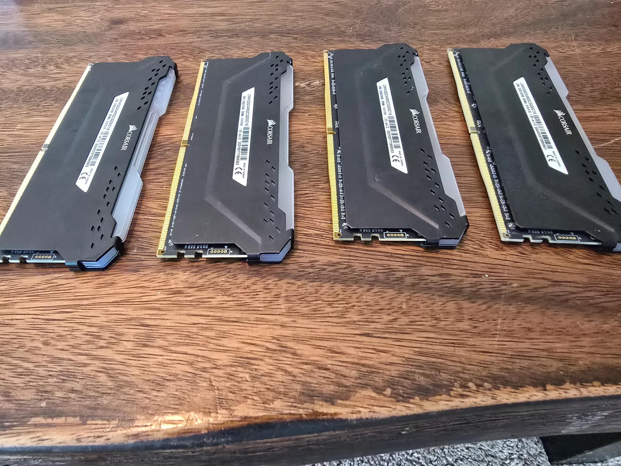 Corsair CMW64GX4M4C3200C16 Vengeance Pro 64GB DDR4 3200MHz RAM