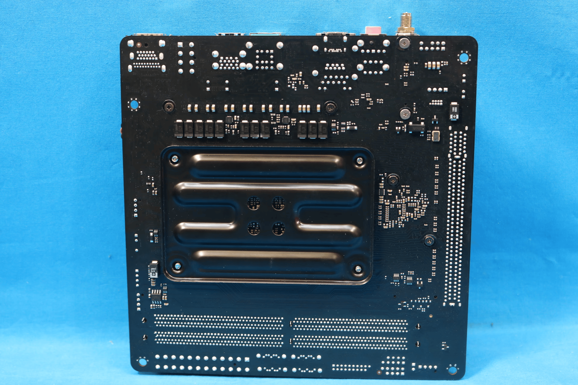 *No I/O Shield* ASRock B550M-ITX/ac AMD Socket AM4 DDR4 mini-ITX Desktop Motherboard
