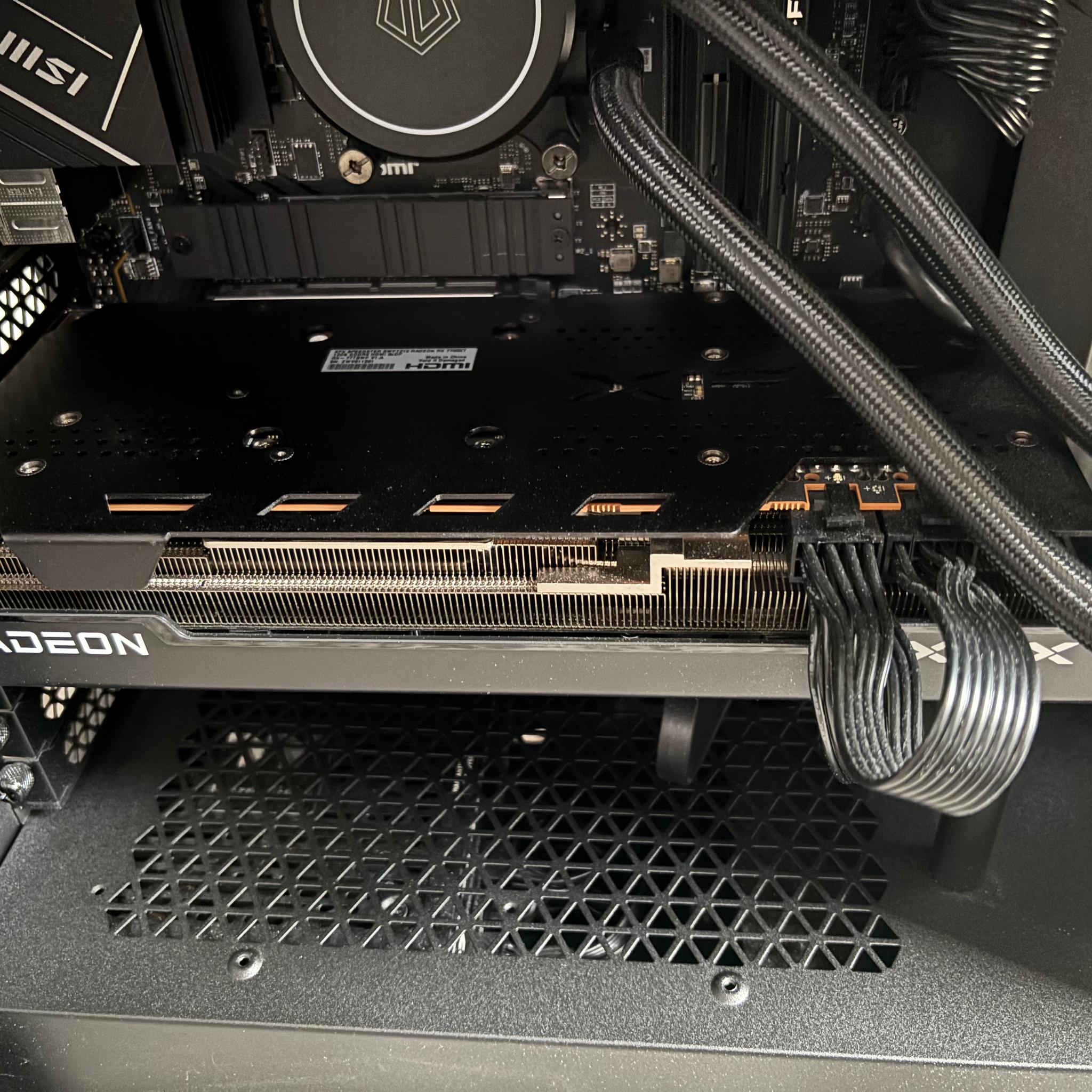 XFX Speedster SWFT 210 Radeon RX 7700 XT