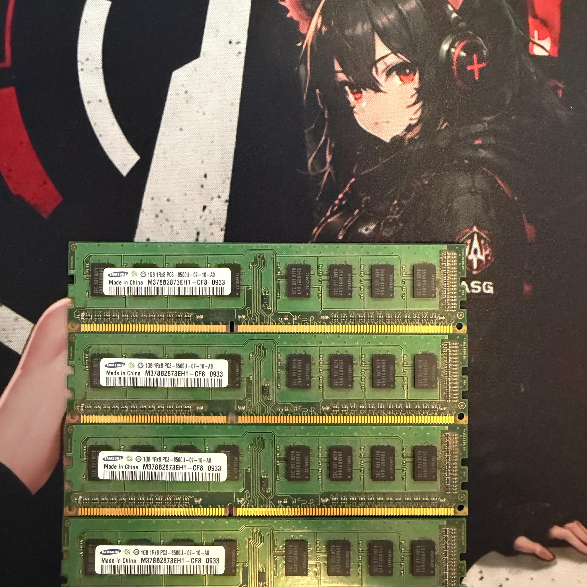 Samsung 4GB Kit (4x1GB) DDR3 Desktop RAM PC3 DIMM Memory