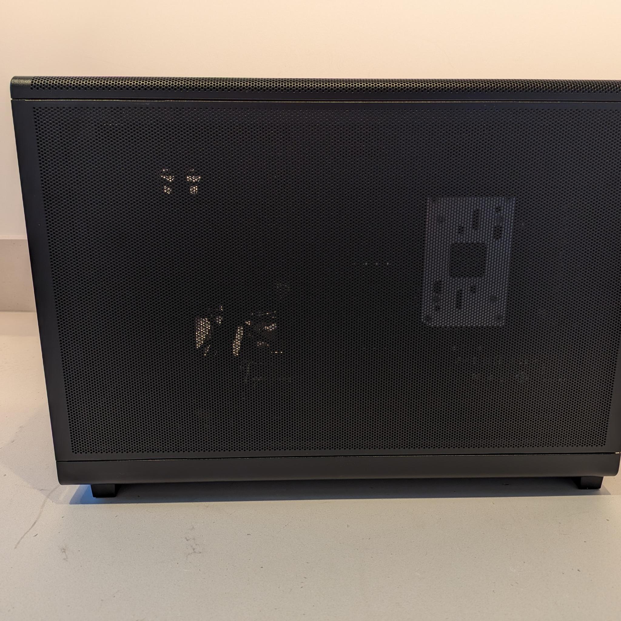 4K Stargate - RTX 5070 Ti, Ryzen 7 9800X3D, 32 GB DDR5, 2 TB Gen 4 NVME, RGB, Liquid Cooled