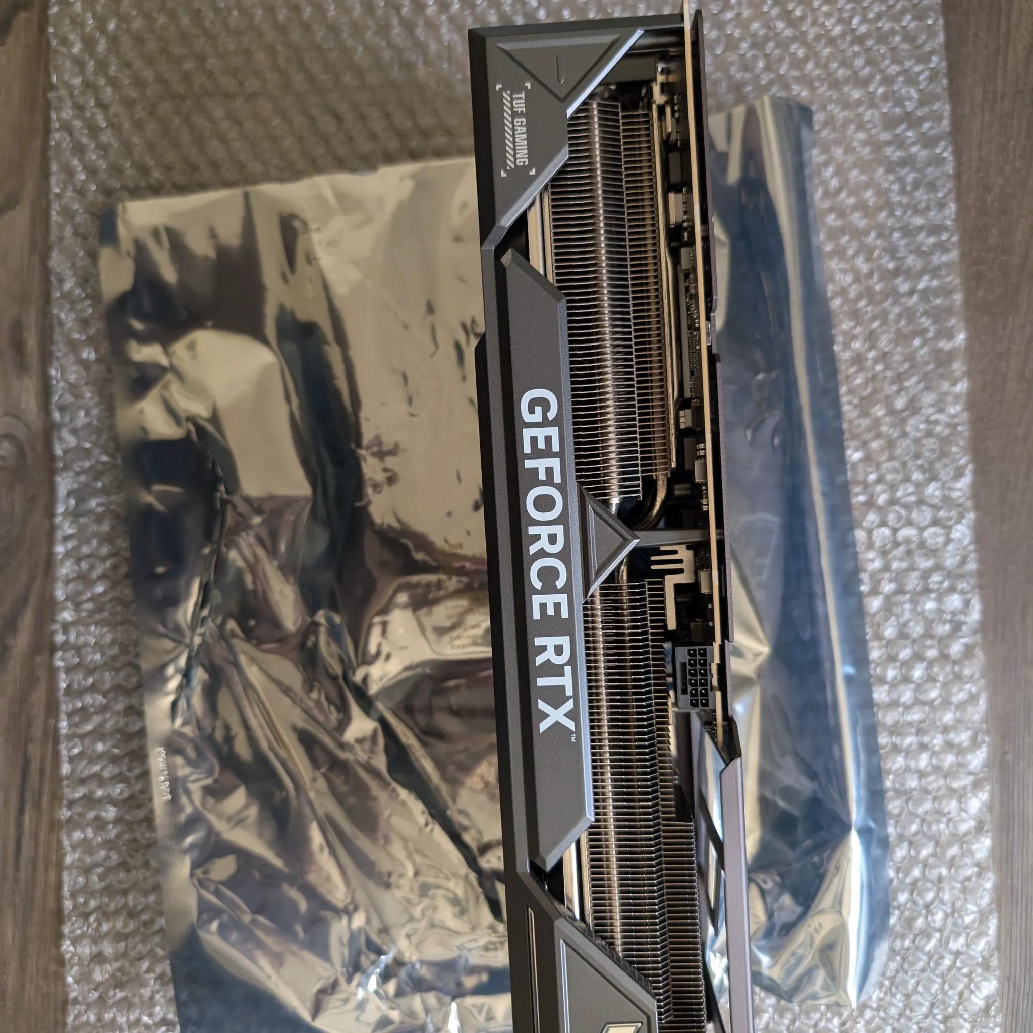 ASUS GeForce RTX 4090 TUF Gaming Overclocked Triple-Fan 24GB GDDR6X PCle 4.0 Graphics Card