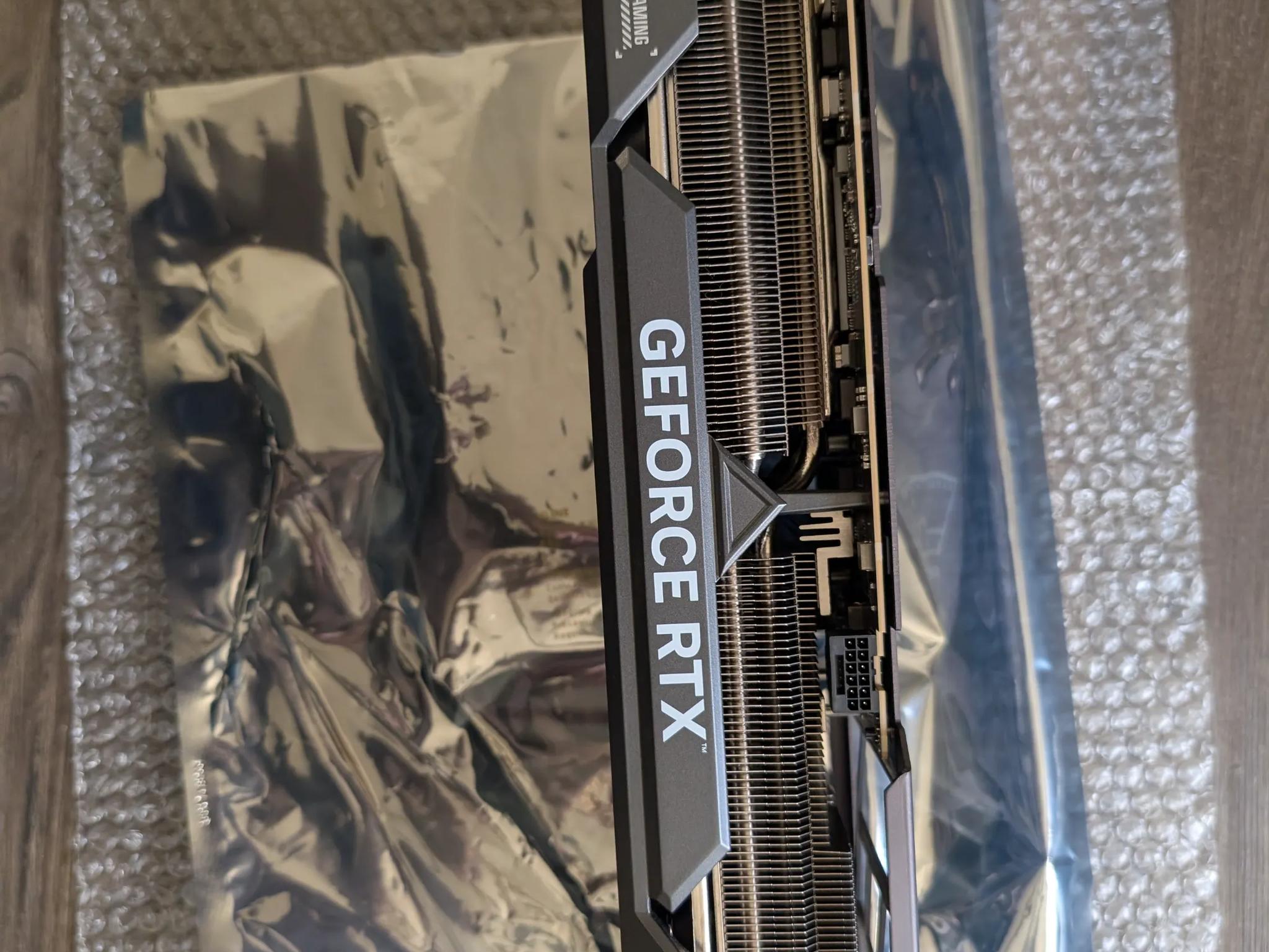 ASUS TUF GAMING GeForce RTX 4090 - Image 5