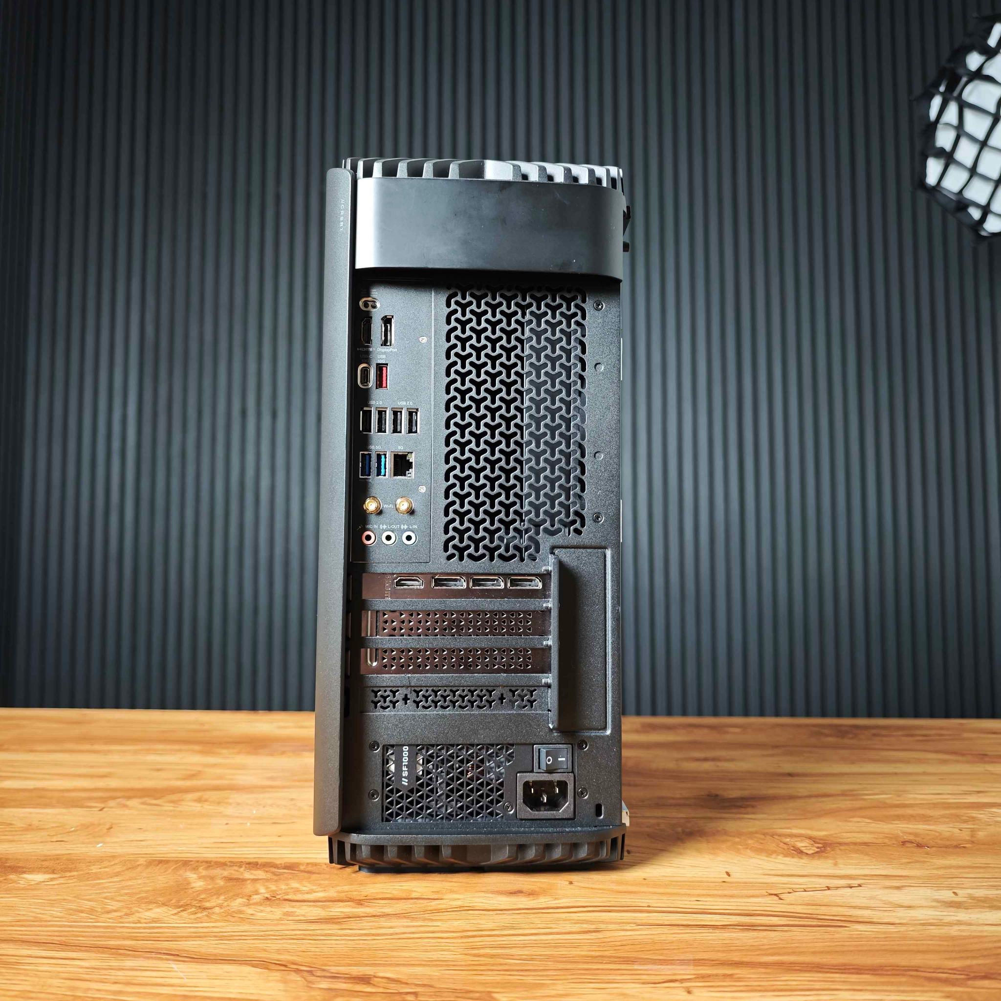 Corsair a600 Small Form Factor PC - RTX 5080 - Ryzen 9 9900X3D - 4TB SSD Storage - 64GB RAM
