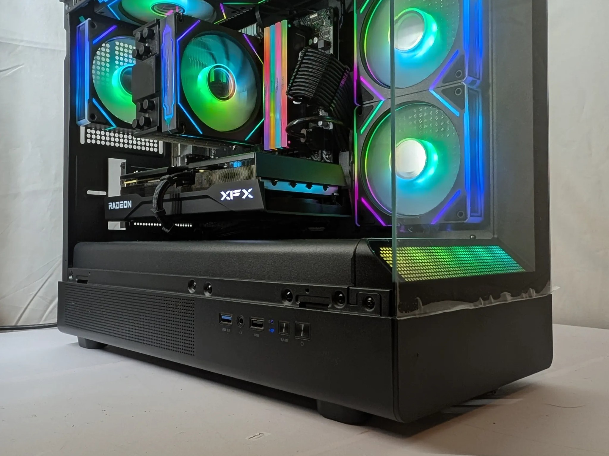 RX 9060 XT 16 GB | Ryzen 9 | 32 GB RAM | 1 TB NVMe | 650w PSU | Windows 11