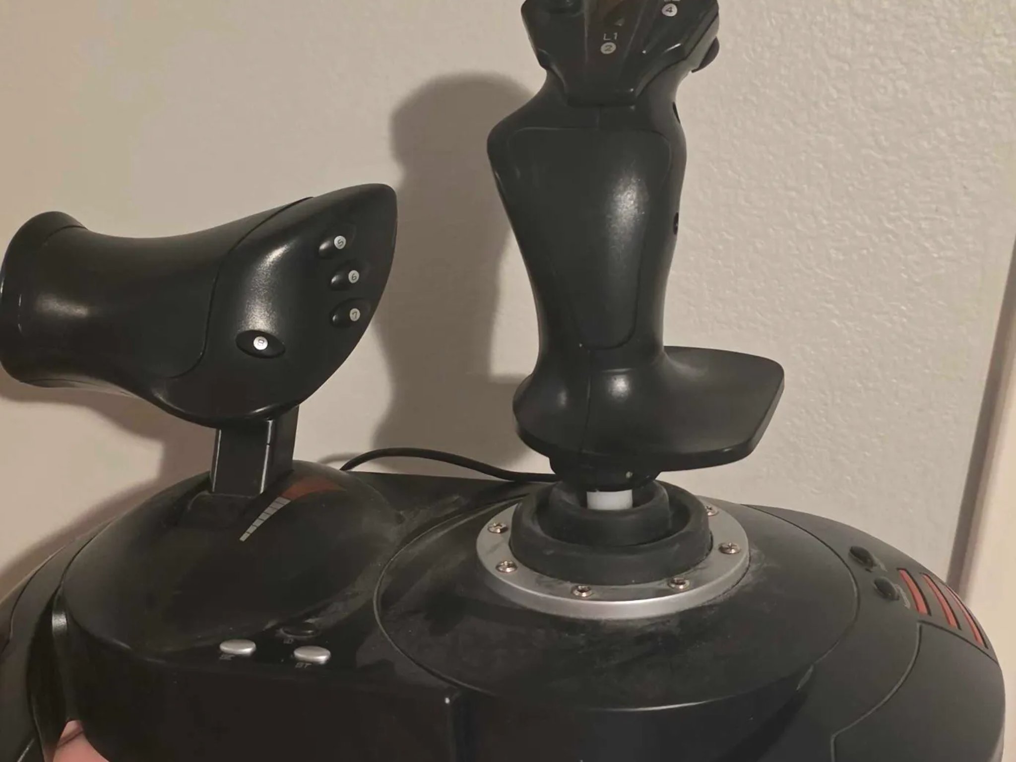 Thrustmaster