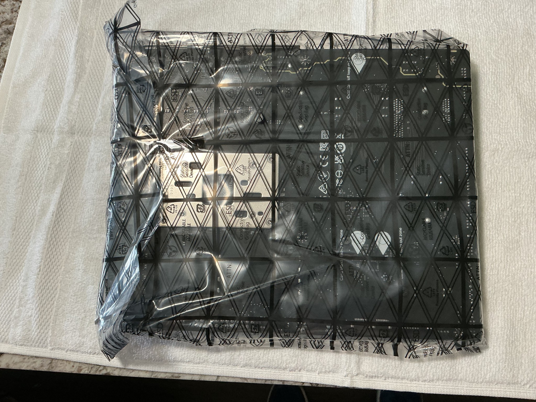 MSI MAG B650 TOMAHAWK WiFi AM5 ATX AMD Motherboard