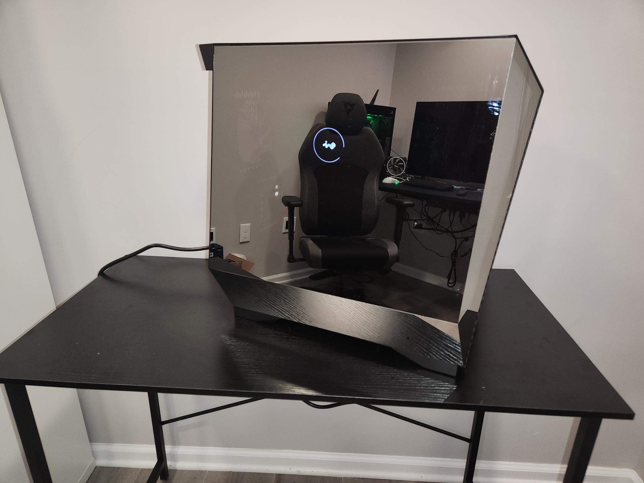 RTX 5070 4k gaming pc, built into a 2 way mirror gaming case!!!!!