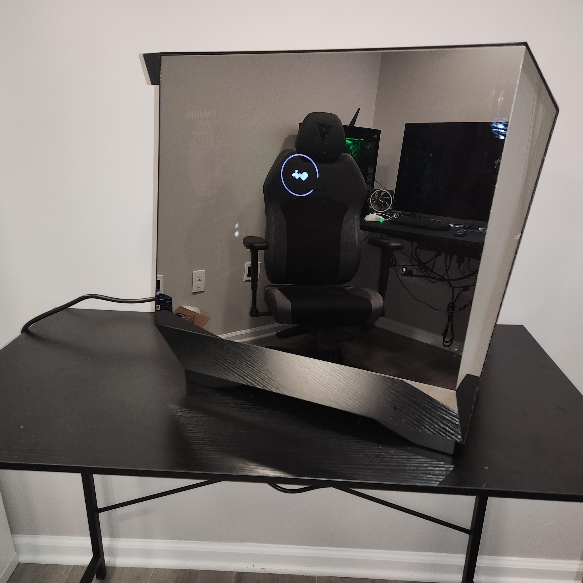 RTX 5070 4k gaming pc, built into a 2 way mirror gaming case!!!!!