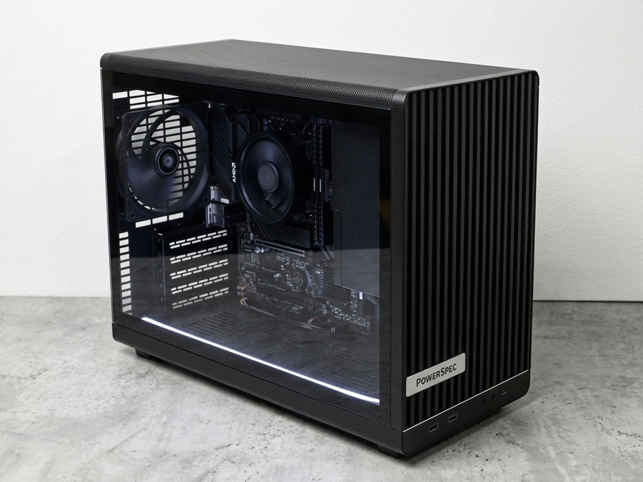 Lian Li A3 mATX Build | Ryzen 5 5500 | Gigabyte 5060 | 16GB DDR4 | 1 TB NVME