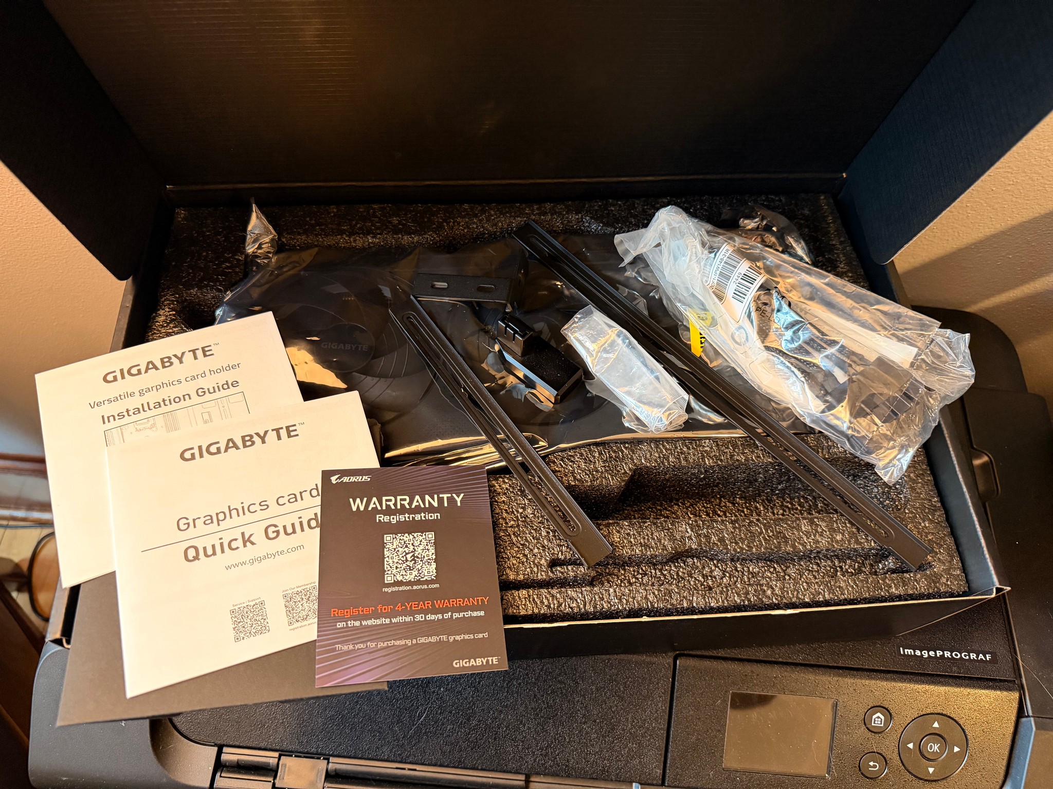 Barely Used GIGABYTE GeForce RTX 5090 GAMING OC 32GB