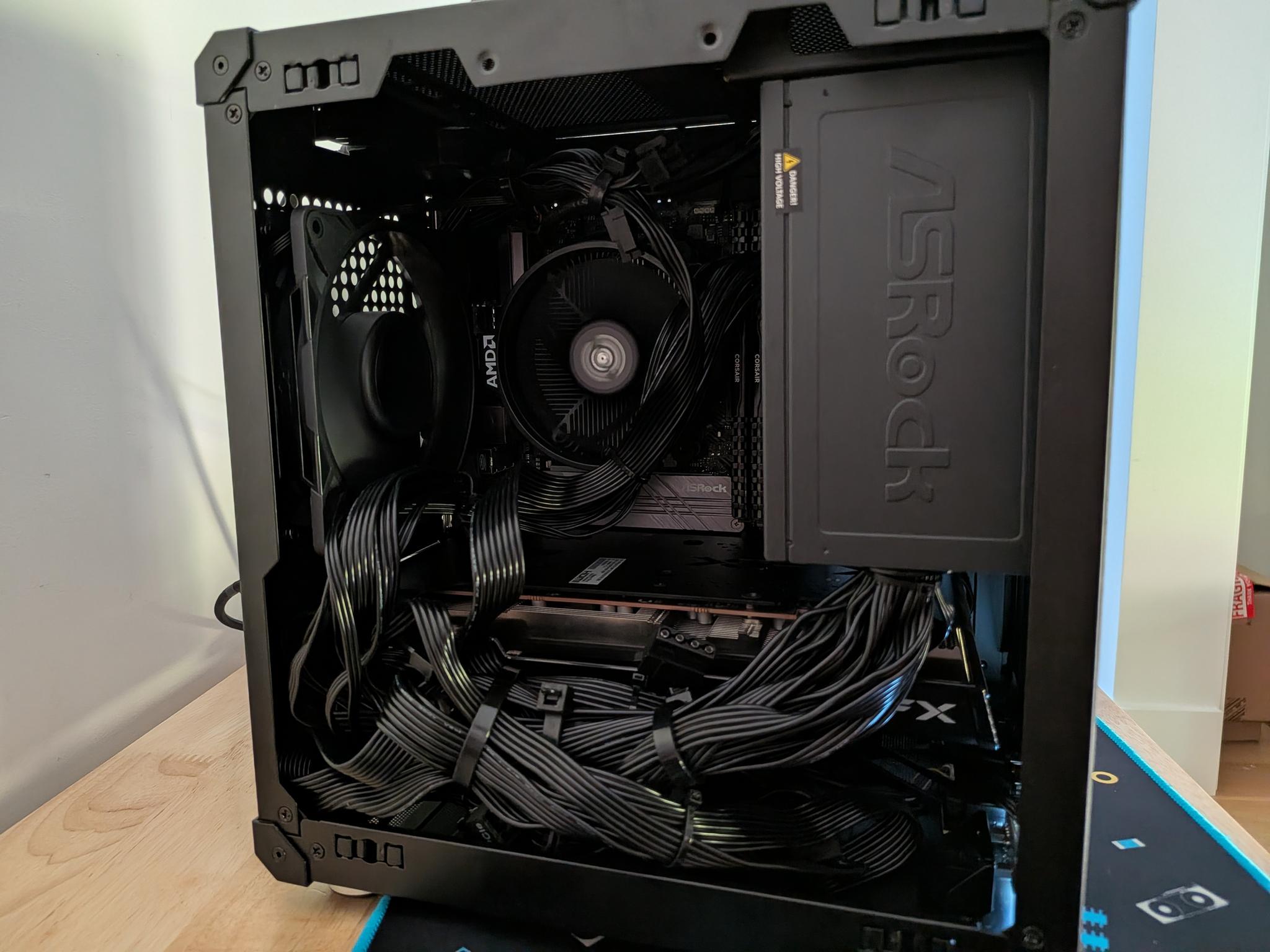 Vapor Duke - RX 7600, Ryzen 5 5600X, 16 GB DDR4 RAM, 1TB NVMe SSD