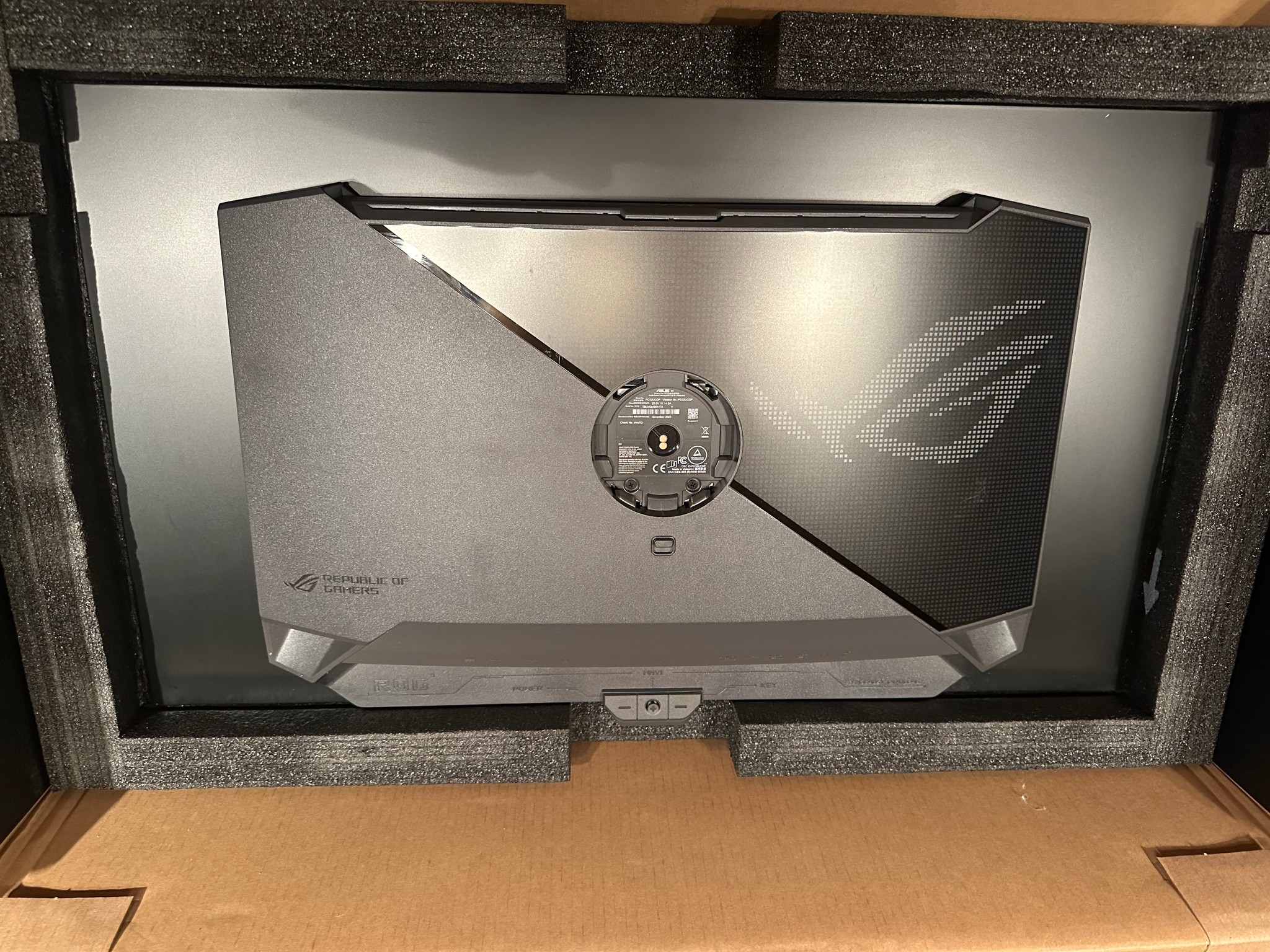 New ASUS ROG Swift 32" Dual Mode (4K 240Hz, FHD 480Hz) OLED 0.03ms Gaming Monitor
