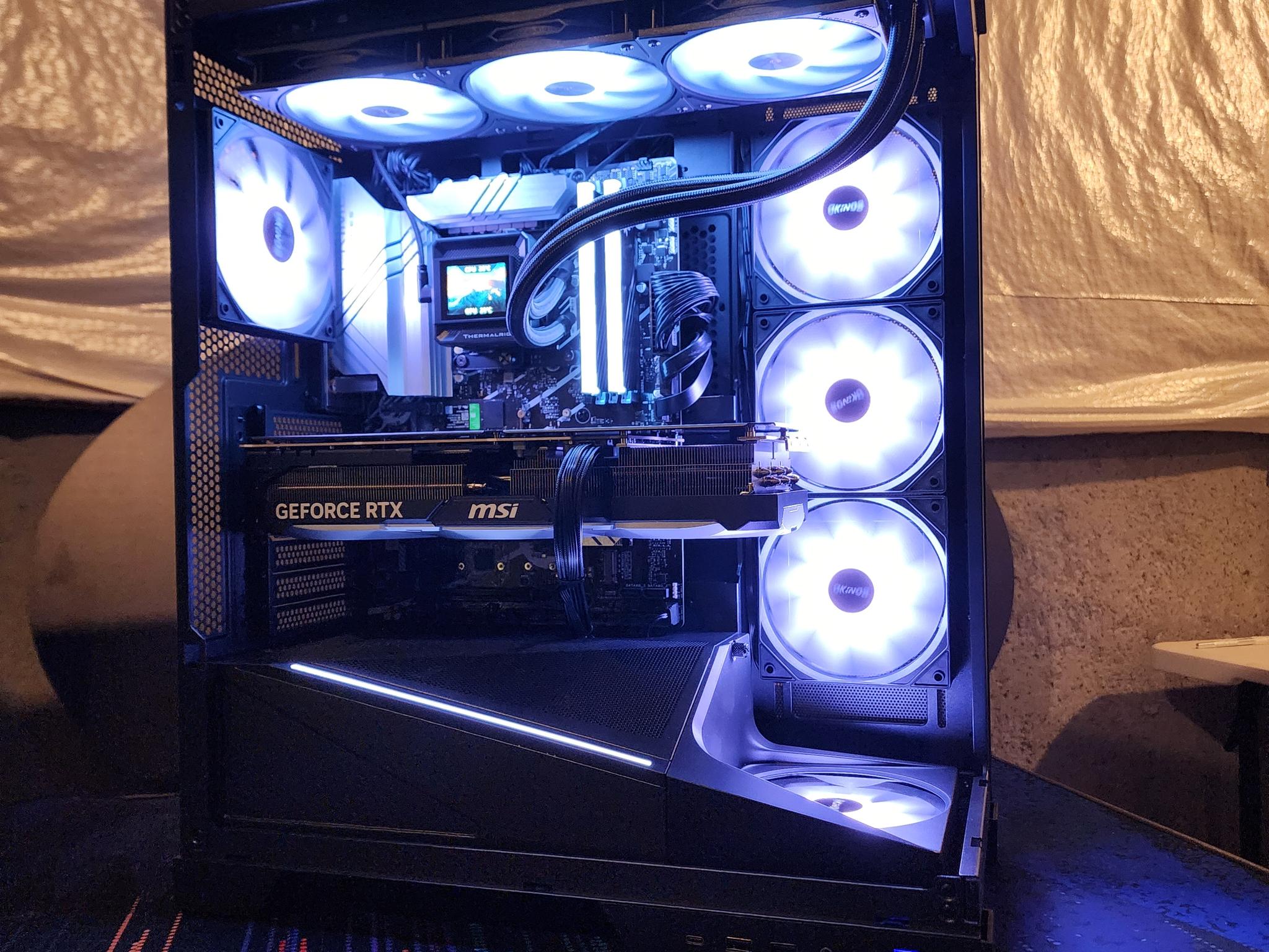 RTX 4080 SUPER / i9-14900KF / 32GB DDR5 RAM / 2TB NVMe SSD