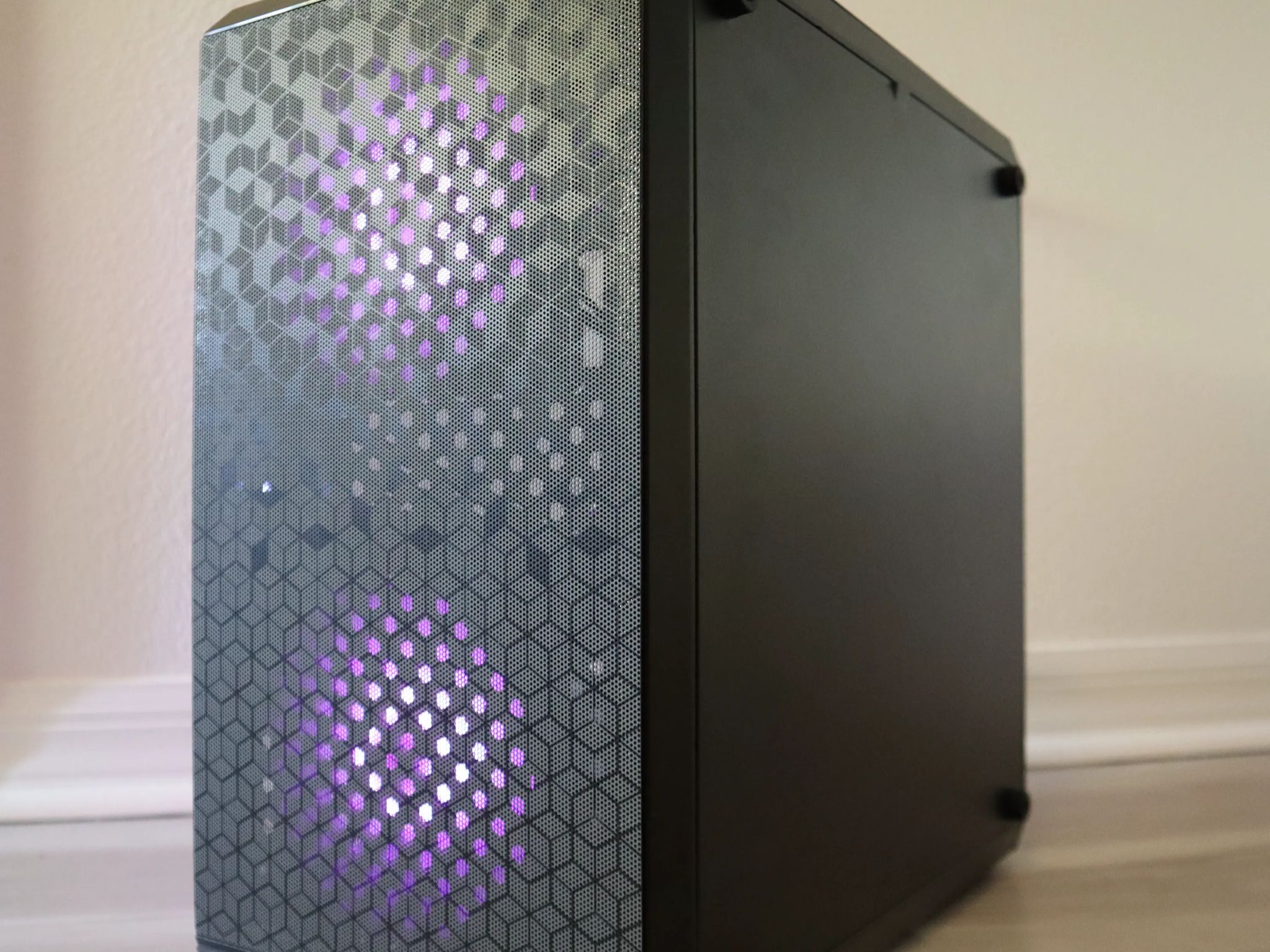 Gaming PC - GTX 980, I5 6500, 16GB DDR4, WIFI, ARGB, BLACK, SSD, HDD.
