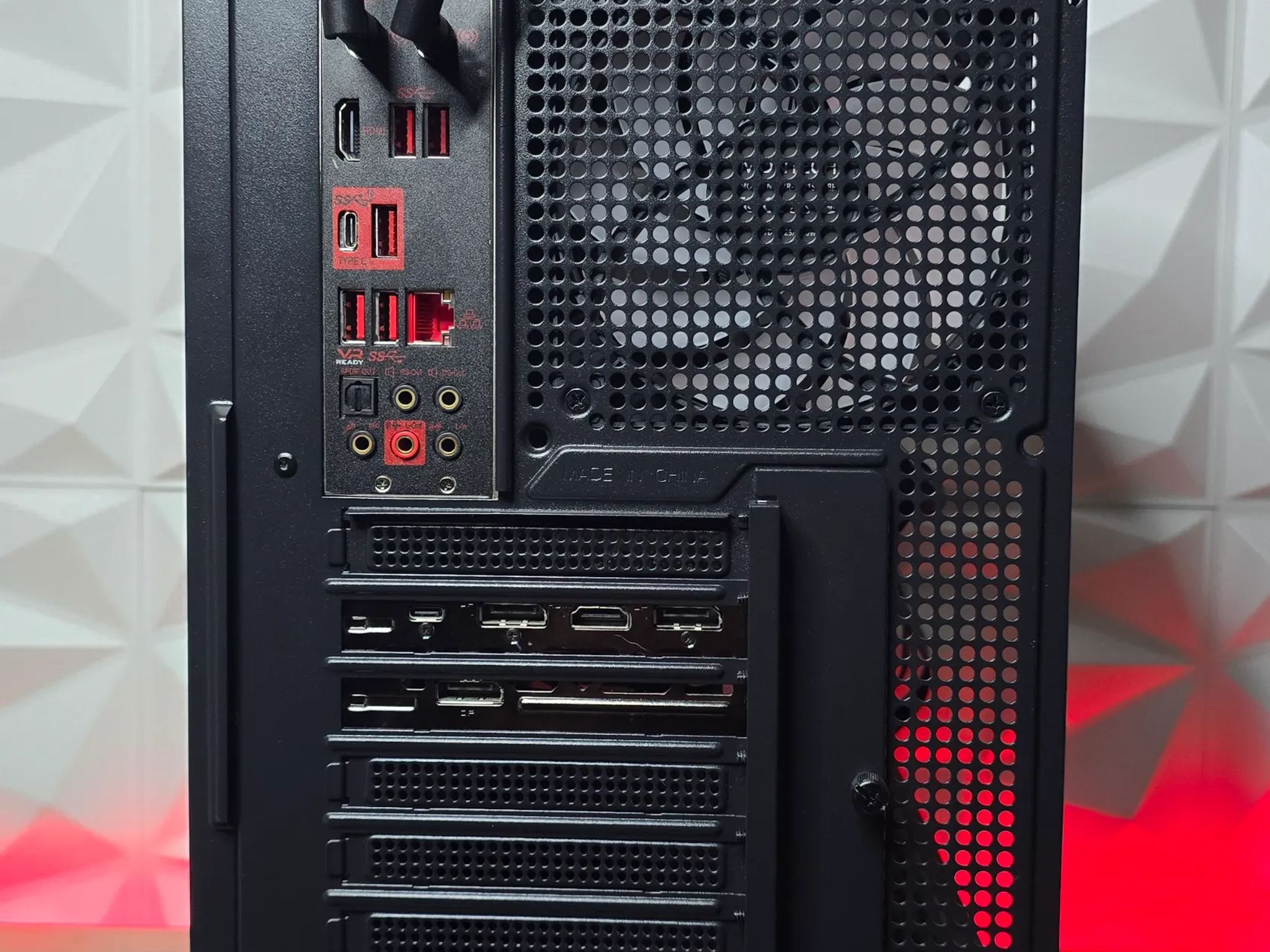 RTX 2080 Super - Ryzen 9 3900x - 32 GB Ram - WiFi - 1TB SSD