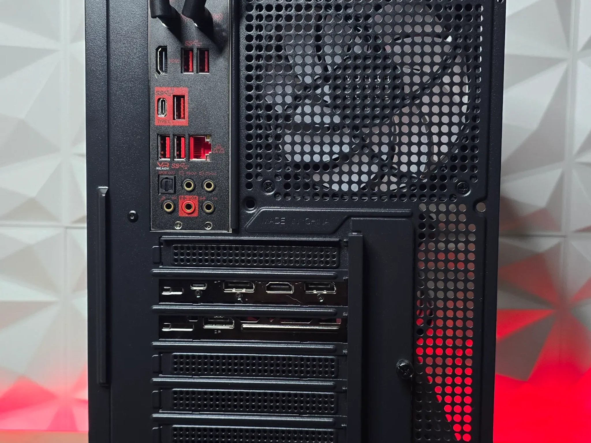 RTX 2080 Super - Ryzen 9 3900x - 32 GB Ram - WiFi - 1TB SSD