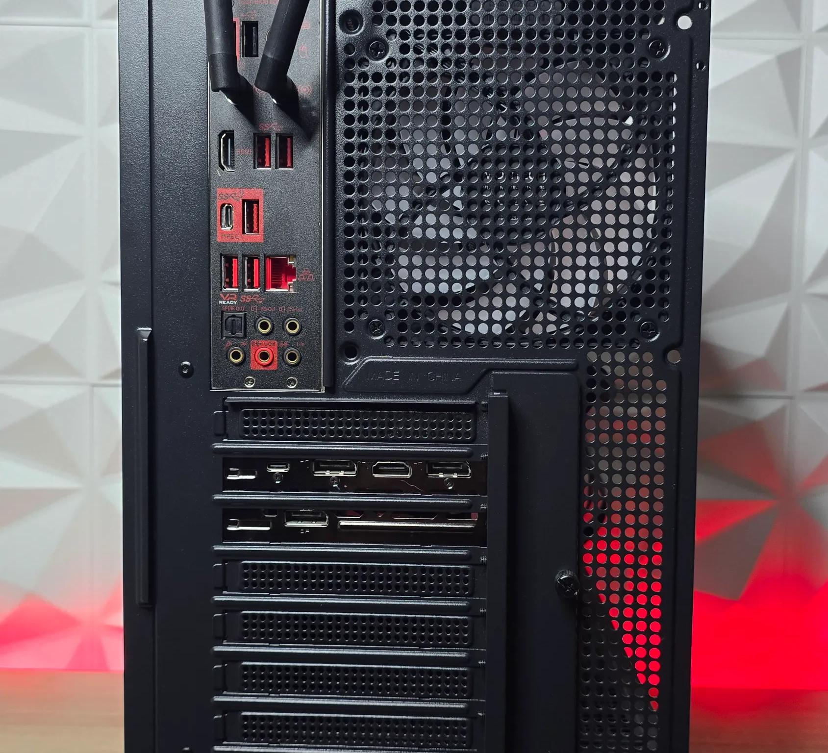 RTX 2080 Super - Ryzen 9 3900x - 32 GB Ram - WiFi - 1TB SSD