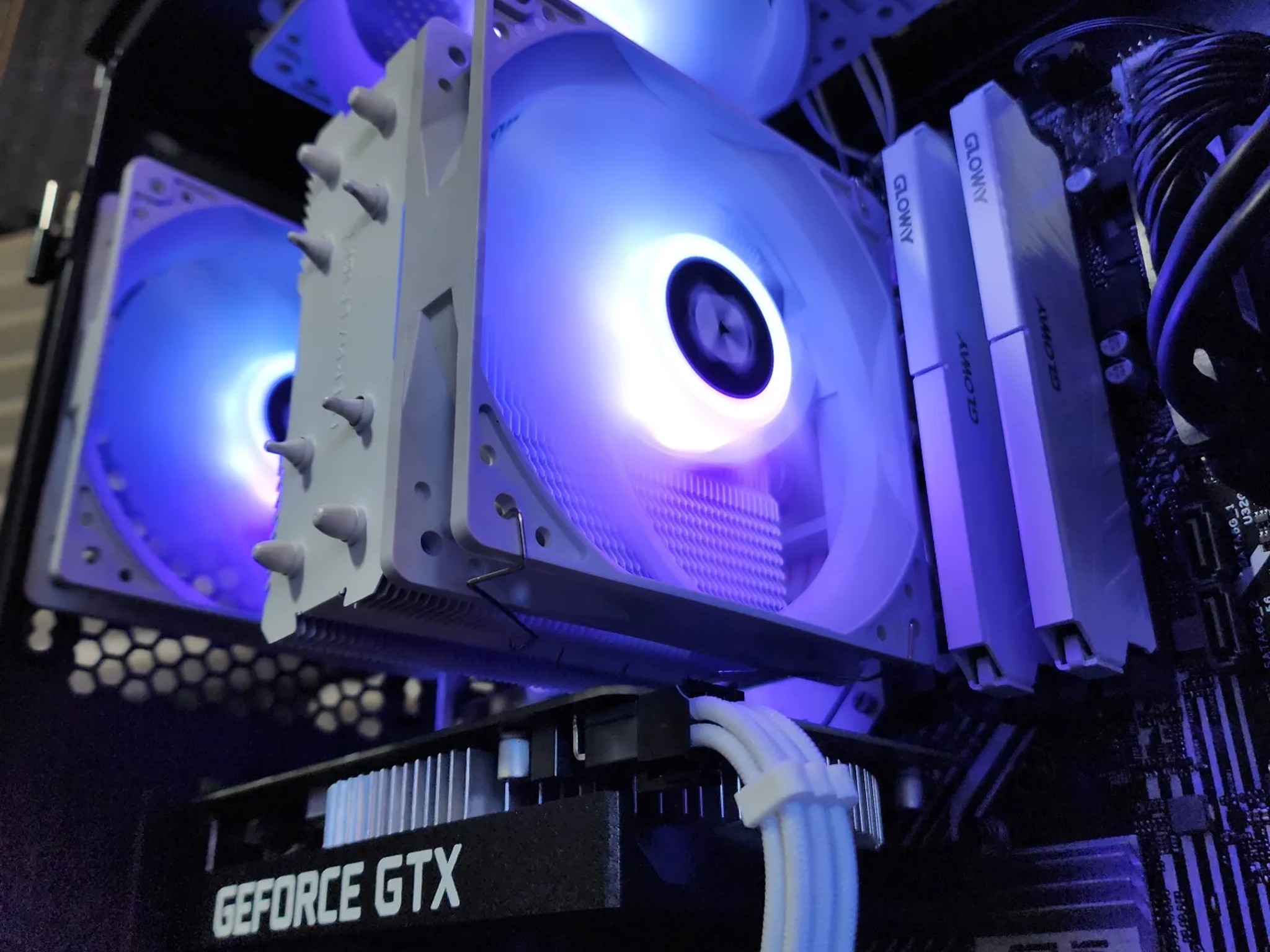 🖤💜🤍 GTX 1650 Super // Intel Core i3 10105F // Gloway 16GB 3200MHz