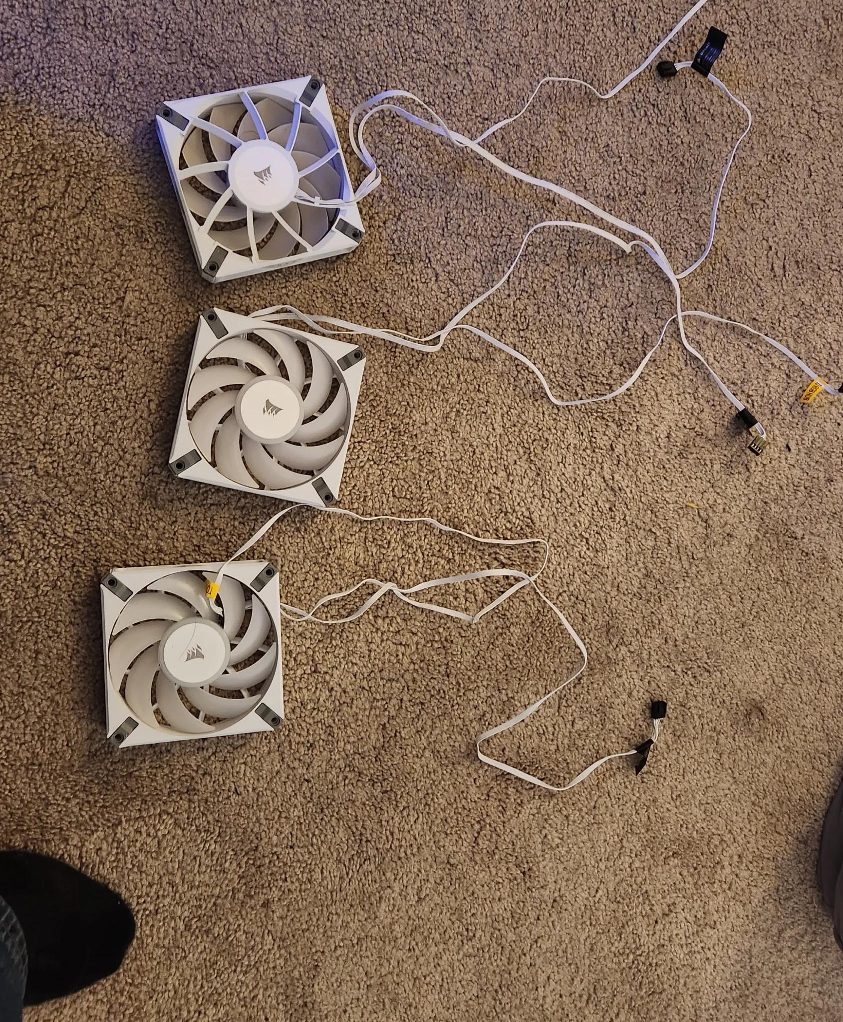 Corsair AF120 RGB Elite Fans 3 pack with Lightning Node Core