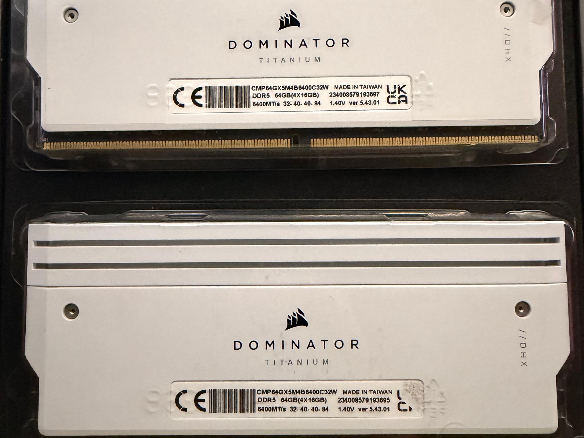 CORSAIR - Dominator Titanium 32GB (2 x 16GB) DDR5 6400 (PC5 51200) Desktop Memory - White