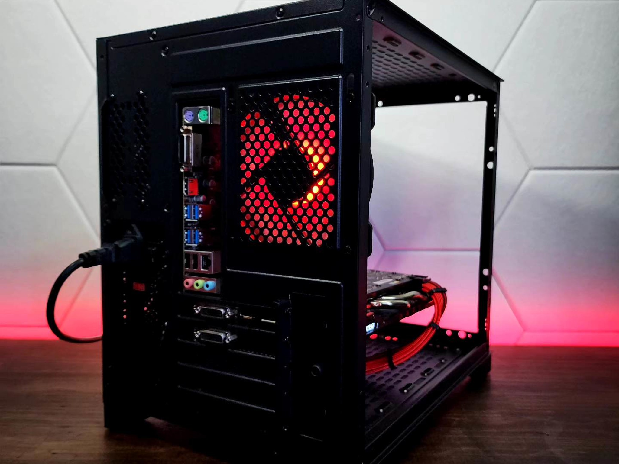 ❤️🖤❤️ MSi GTX 970 4GB // AMD Ryzen 5 1600AF // Patriot Viper 8GB 3000MHz // Crucial 480GB SSD