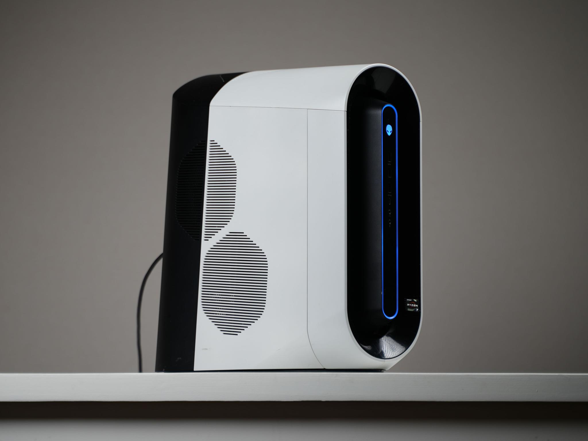 “AURAFORM 4” RX 5700 Ryzen 7 3700X 16GB 2TB Windows 11 PRO Gaming PC Powerhouse