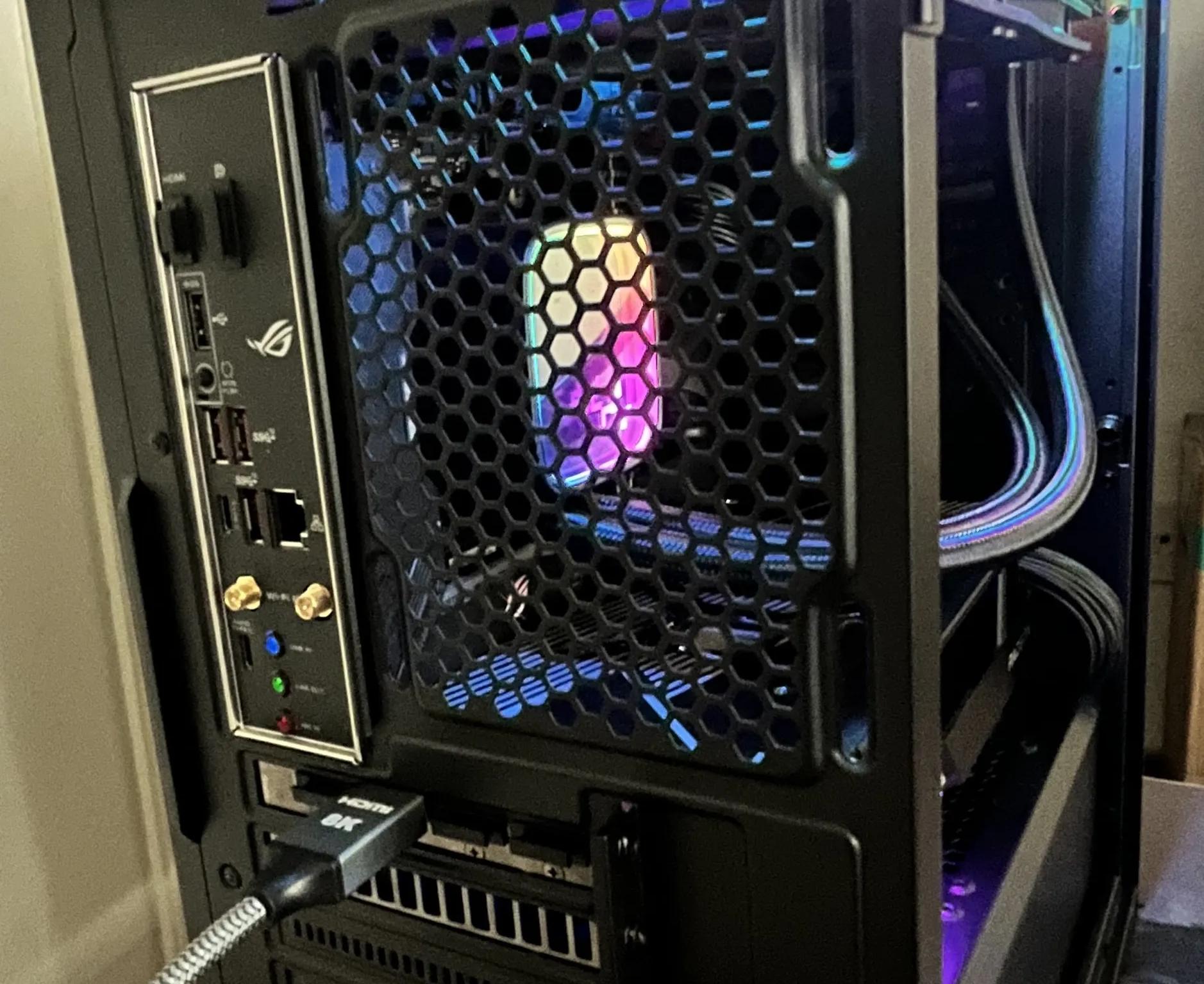 Asus Rog Strix B550 Ryzen 9 5900x + Rx 6700 XT