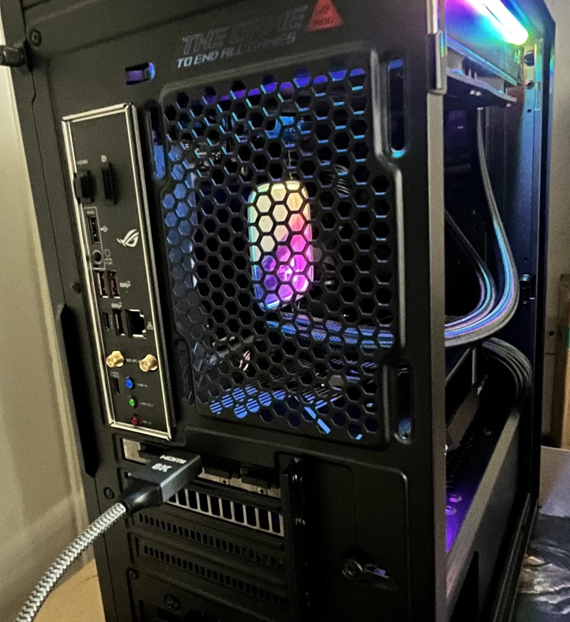 Asus Rog Strix B550 Ryzen 9 5900x + Rx 6700 XT