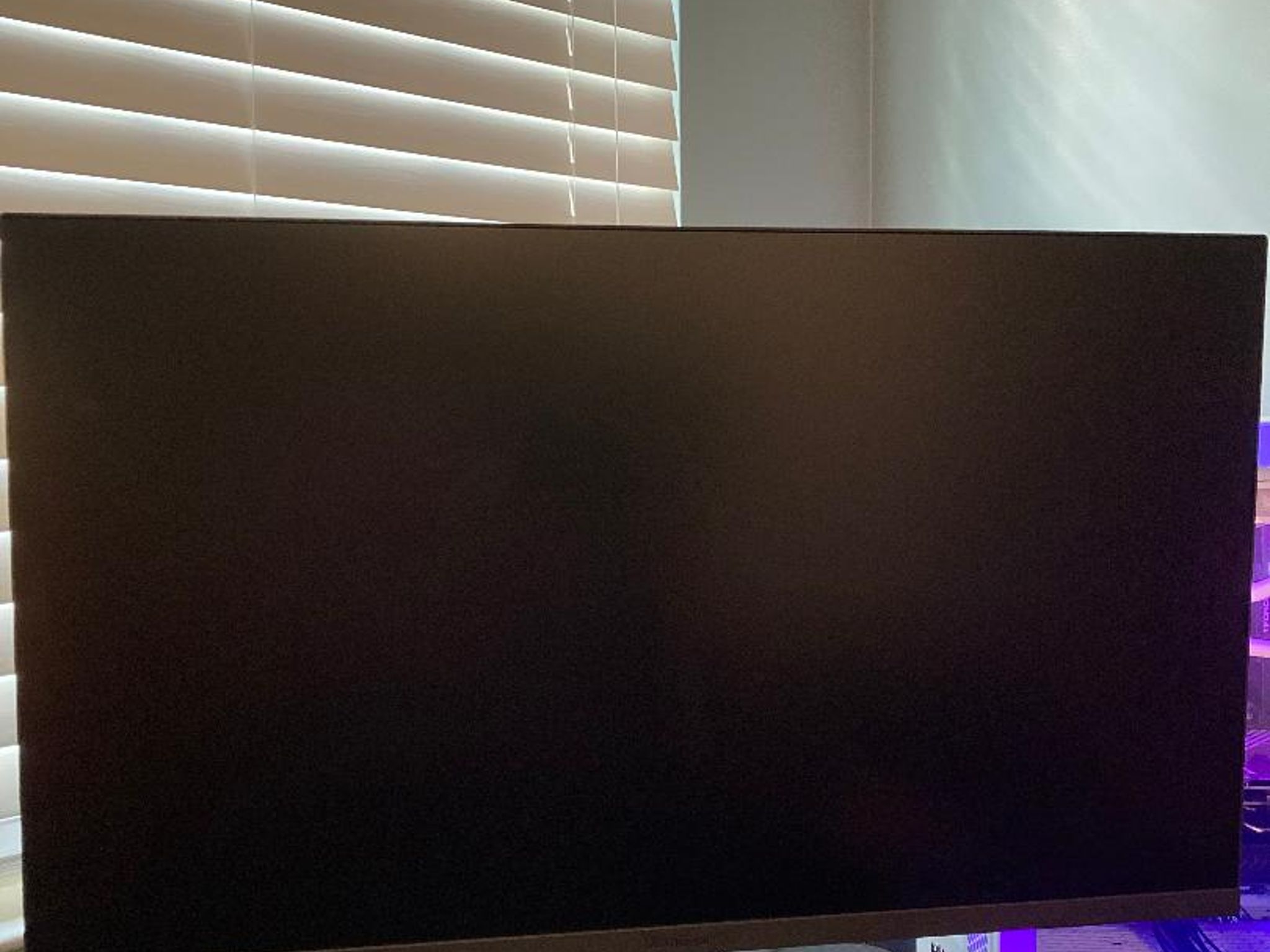 LG - UltraGear 27" IPS QHD 200Hz Gsync/Freesync Gaming Monitor used LIKE NEW