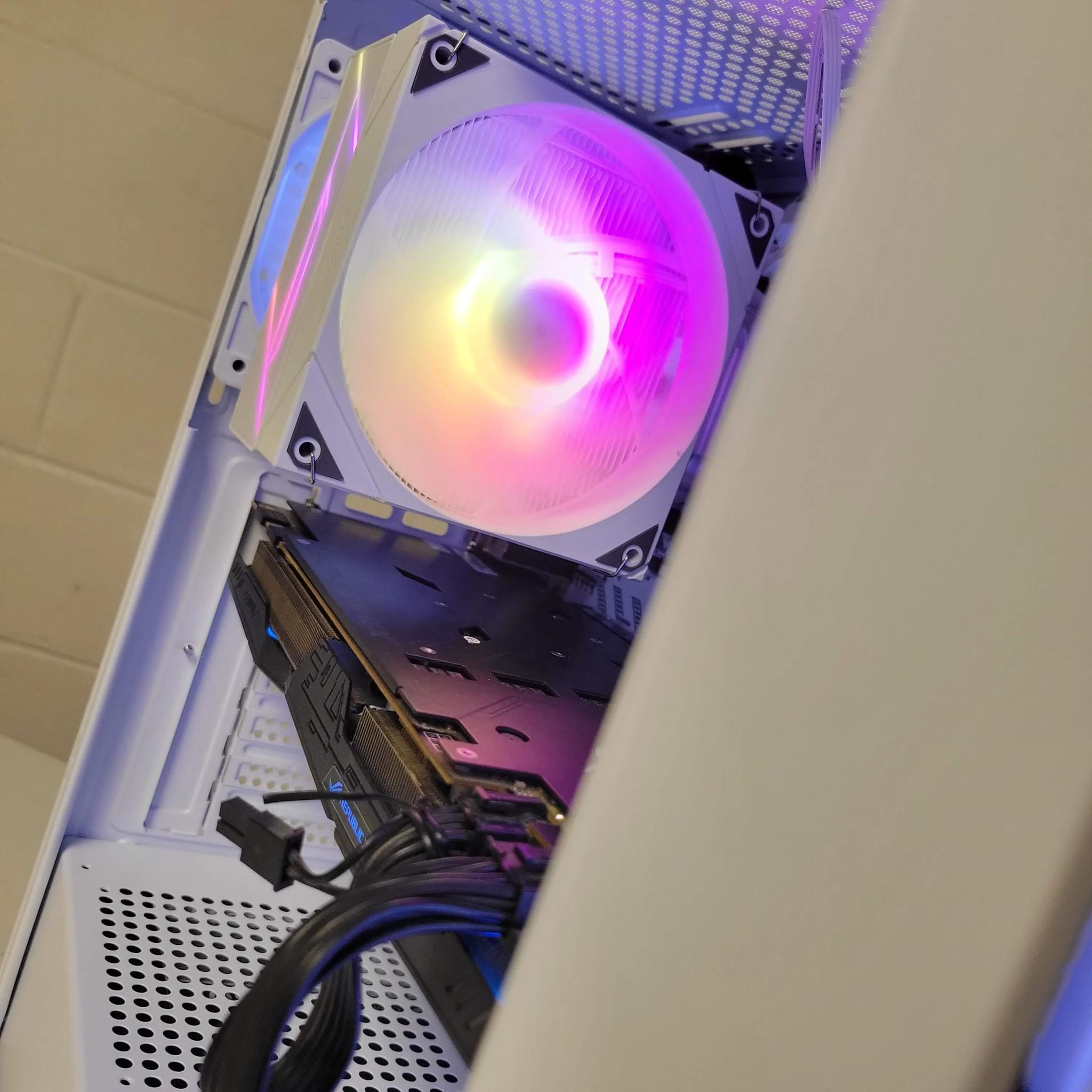 🔥🧊GTX 1080 8gb White Gaming PC🔥🧊 (Ryzen 5 3600//GTX 1080 8gb)