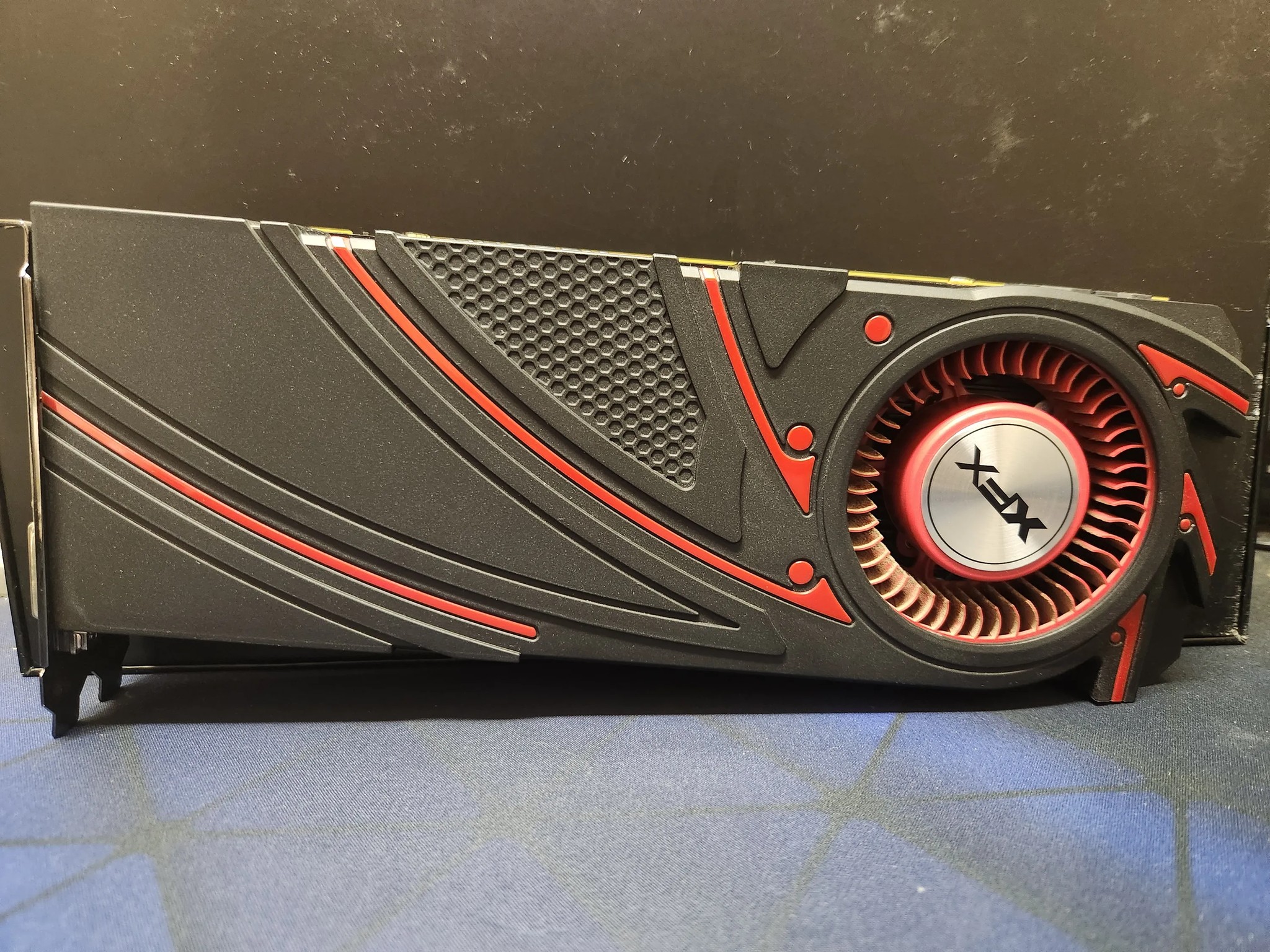 XFX AMD Radeon r9 390