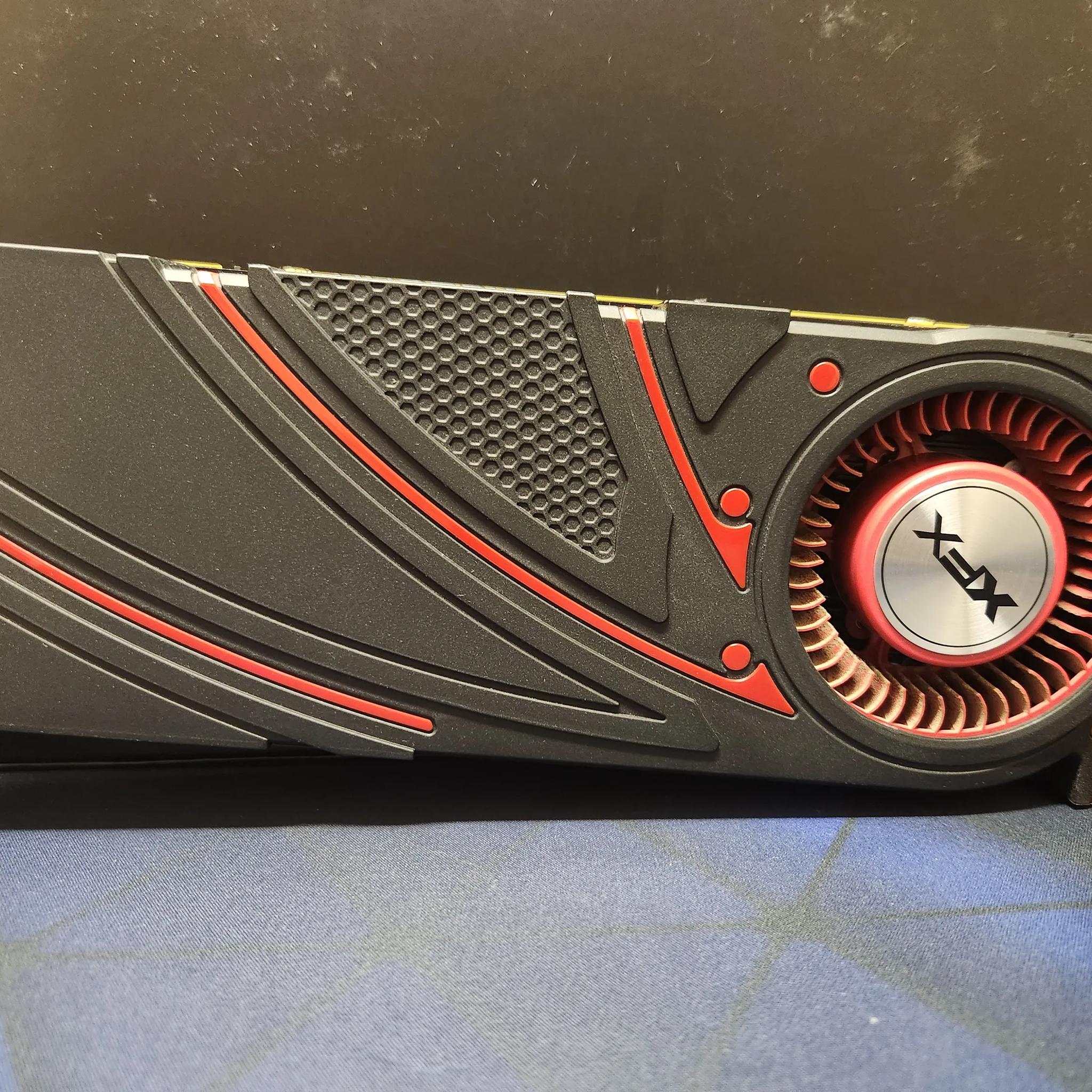 XFX AMD Radeon r9 390