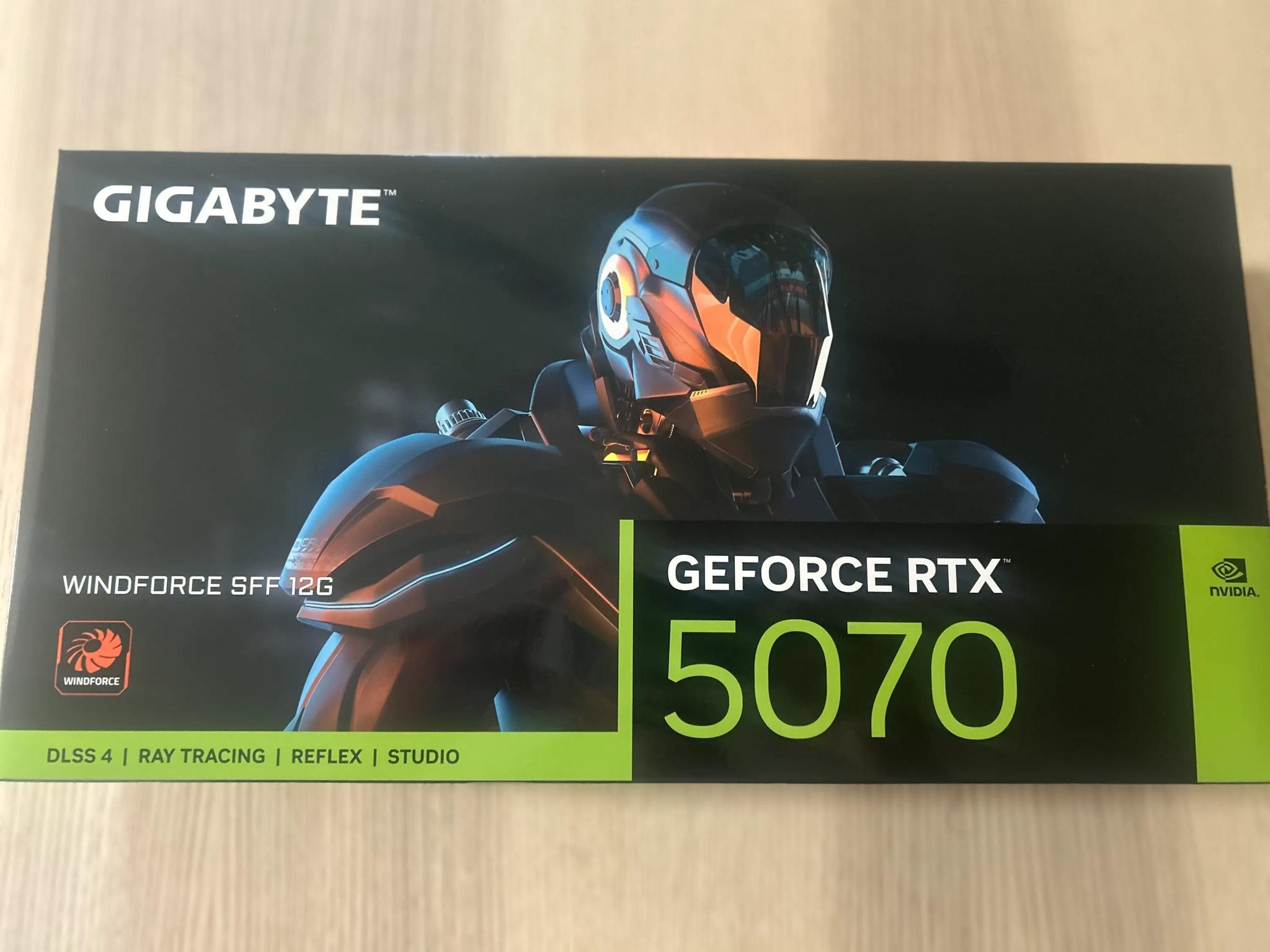 GIGABYTE - NVIDIA GeForce RTX 5070 WINDFORCE SFF
