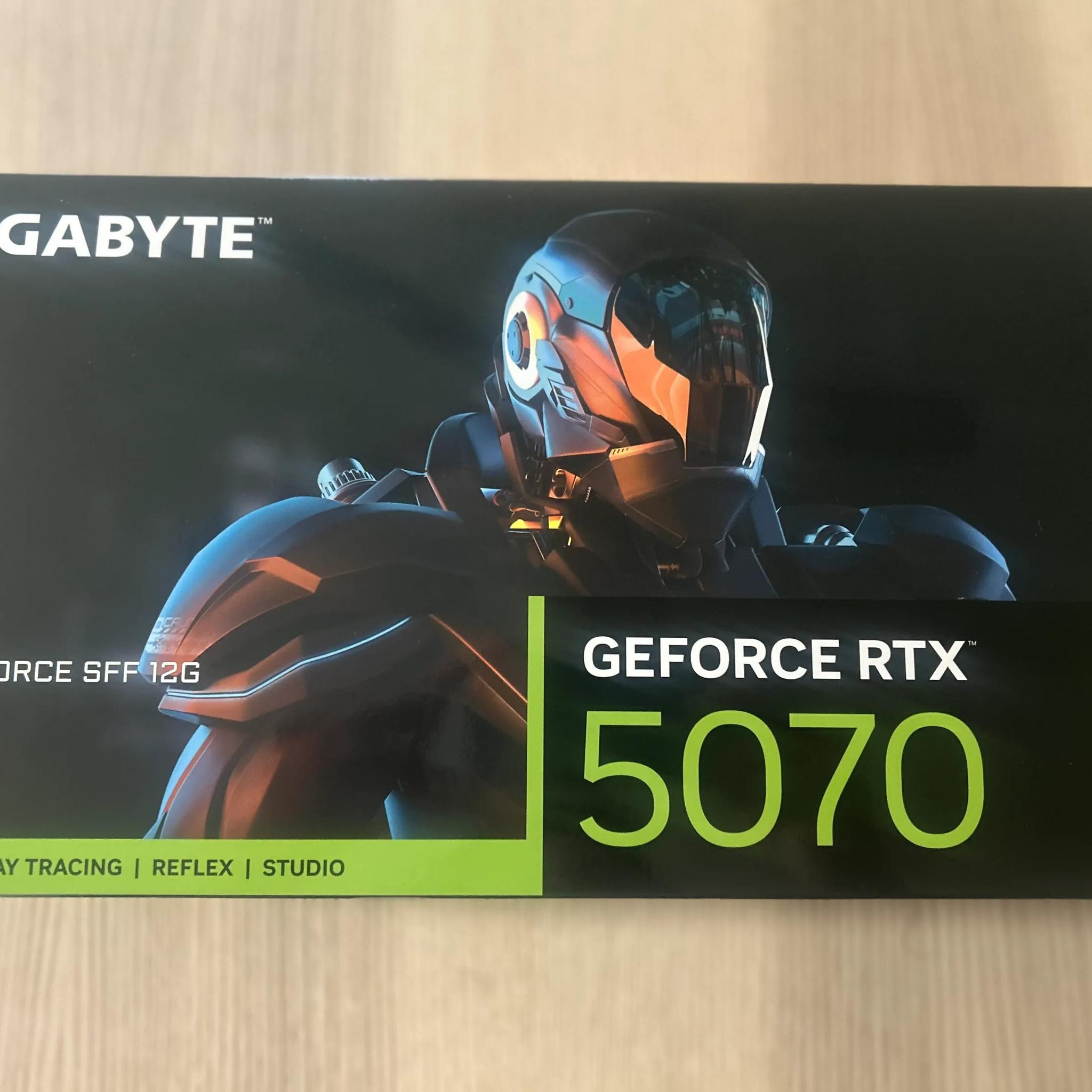 GIGABYTE - NVIDIA GeForce RTX 5070 WINDFORCE SFF