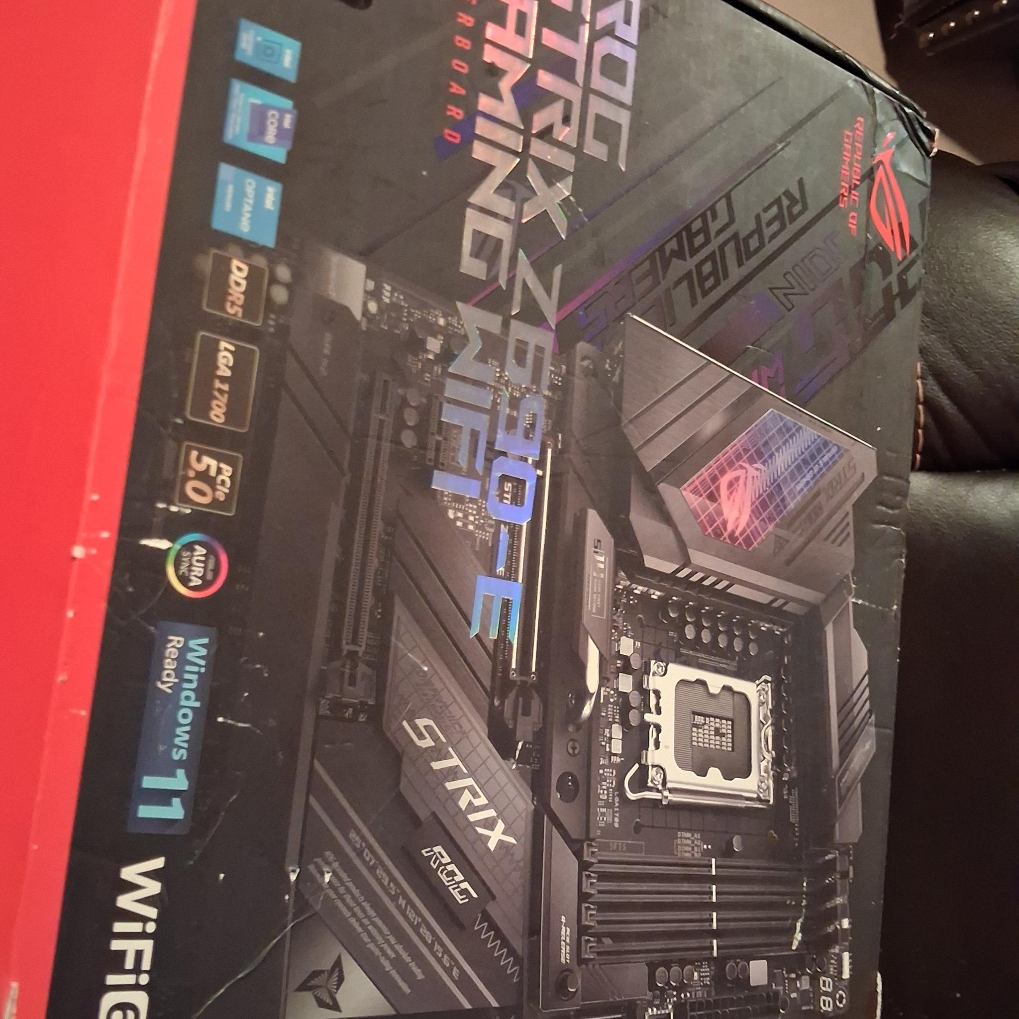 ROG Strix z690-E