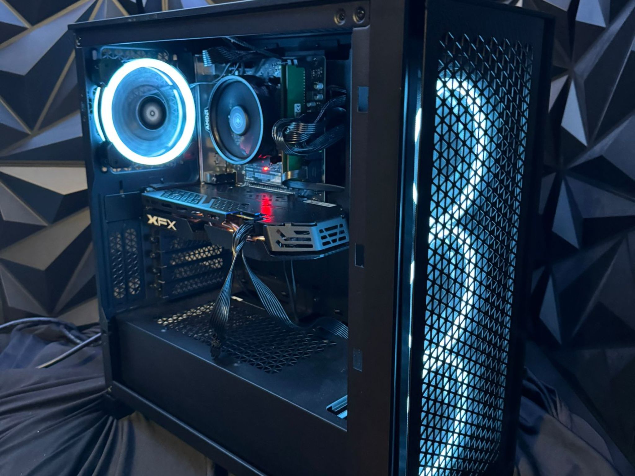 💸 Budget Baddie 2680 🔥 Ryzen 5 2600| RX 580 8 GB | 16 GB DDR44| 1 TB SSD