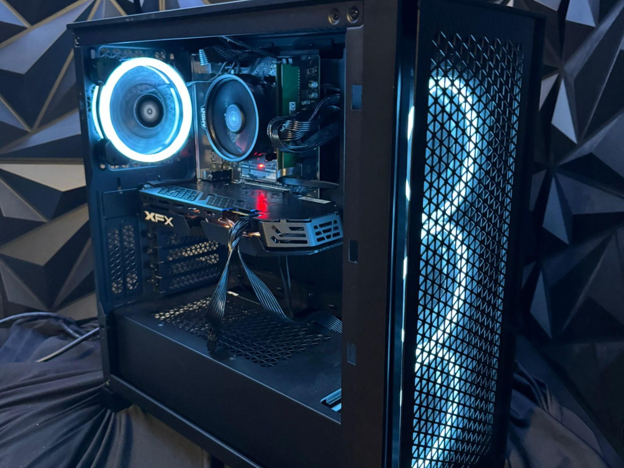💸 Budget Baddie 2680 🔥 Ryzen 5 2600| RX 580 8 GB | 16 GB DDR44| 1 TB SSD